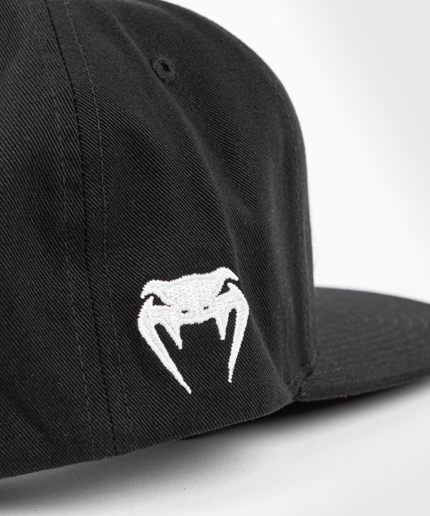 UFC Venum Authentic Fight Night Unisex Walkout Hat - Schwarz