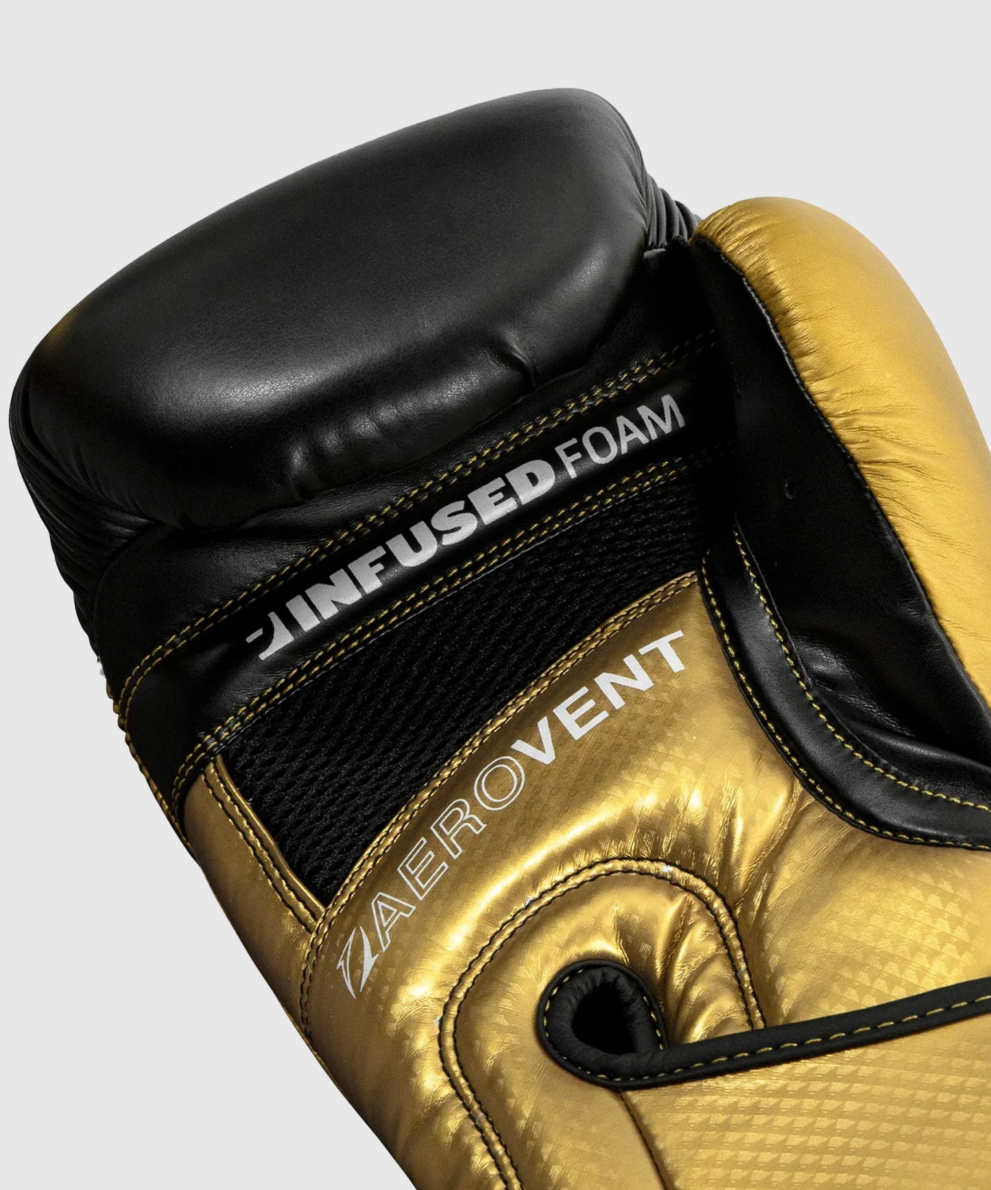 Title Boxing Infused Foam Interrogate 2.0 Guantoni da Boxe - Oro/Nero