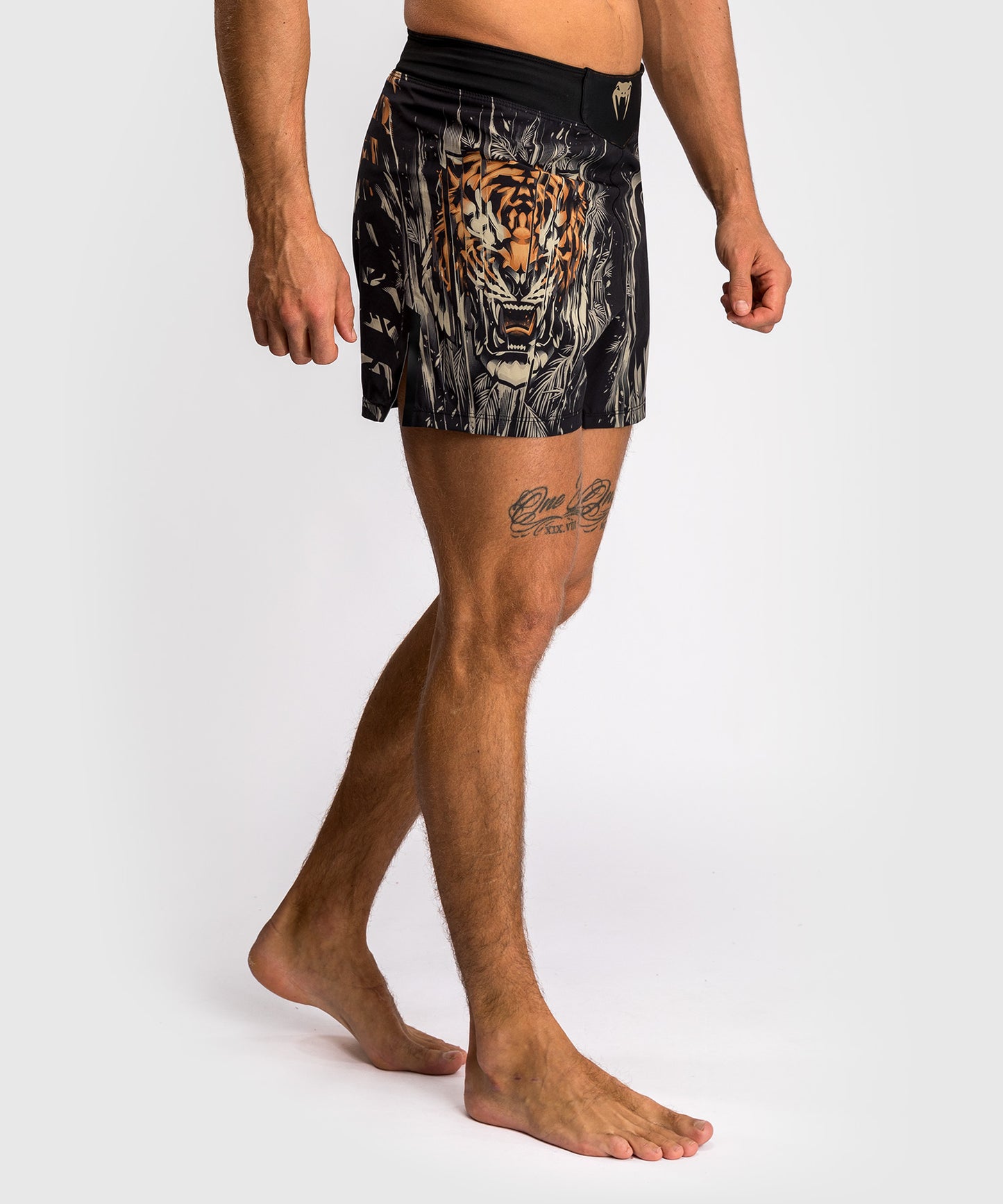 Short de Combat Venum Tiger pour Hommes - Noir/Orange Néon