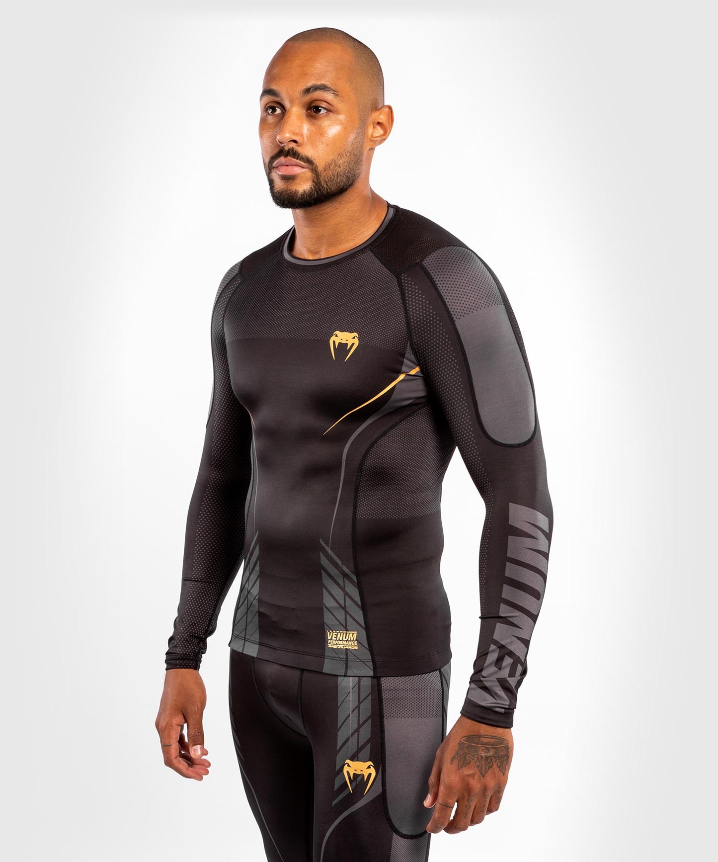 Venum Athletics Rashguard Long Sleeves – Black/Gold