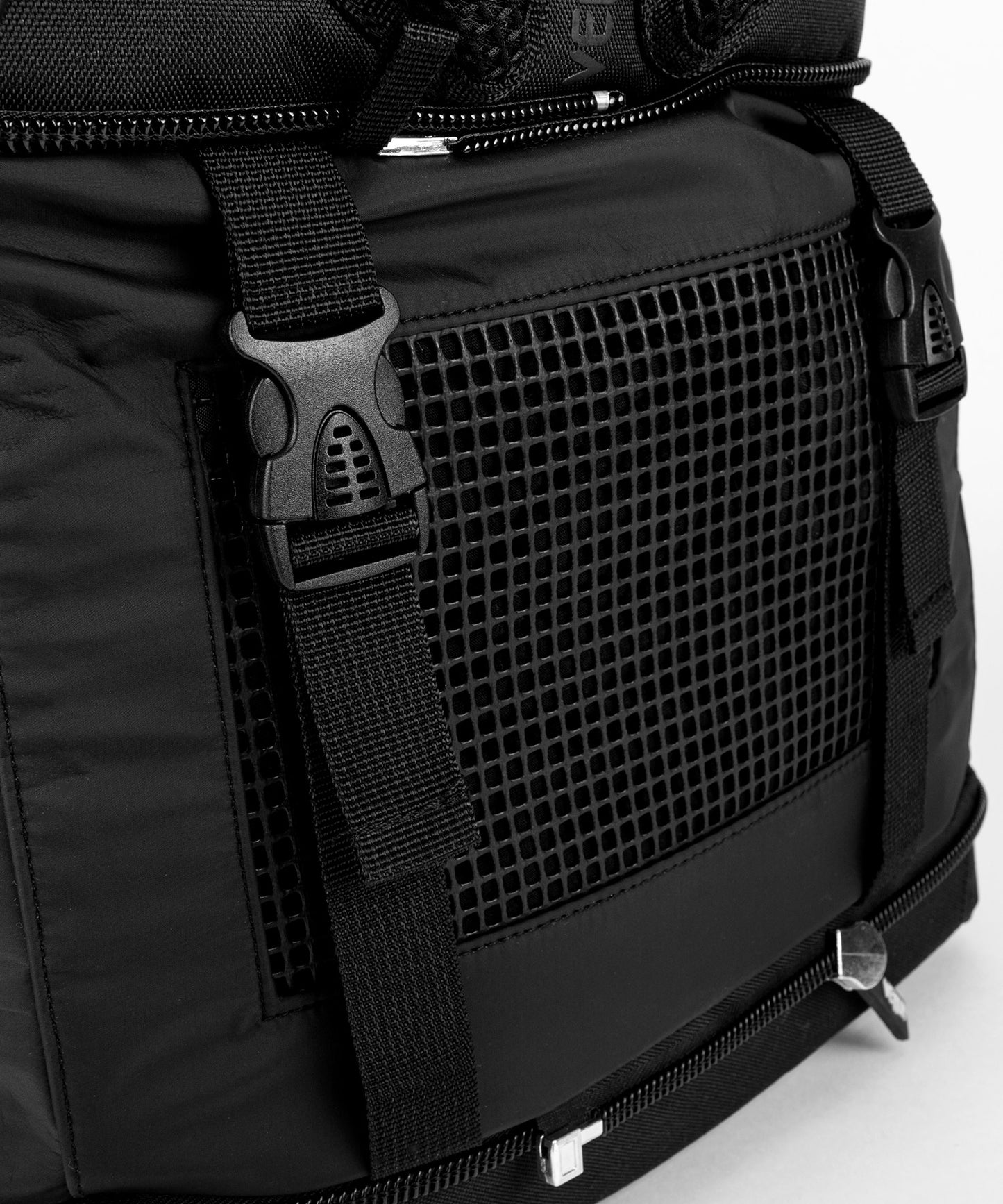 Venum Challenger Xtrem Evo Mochila (50-63L) – Negro/Blanco