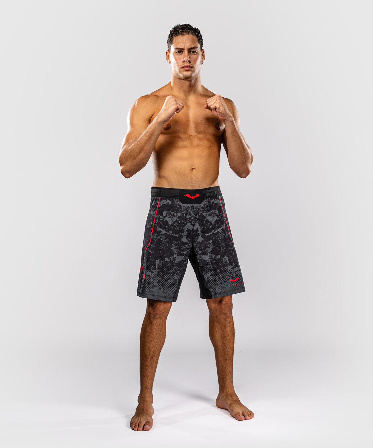Venum x Batman Fightshorts - Negro/Gris/Rojo