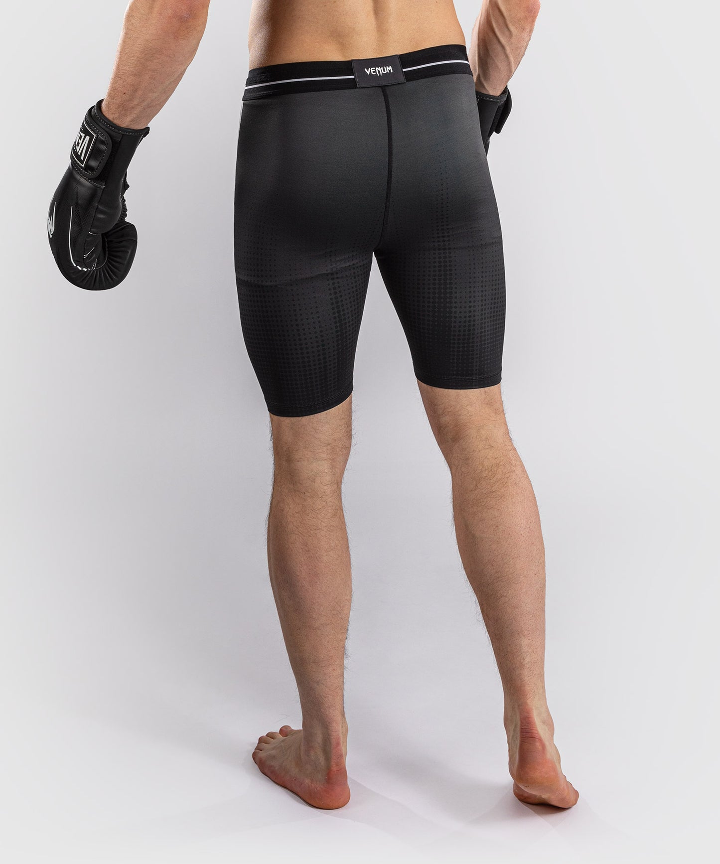 Venum Stealth Vale Tudo Kompressionsshort – Schwarz/Weiß