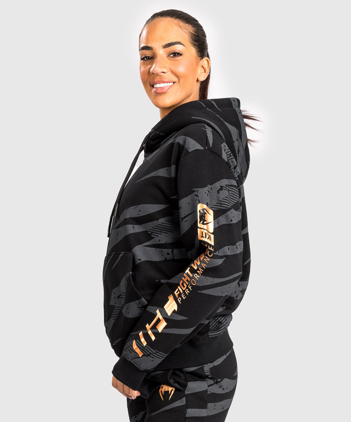 UFC Adrenaline by Venum Fight Week Felpa Con Cappuccio per Donna - Urban Camo