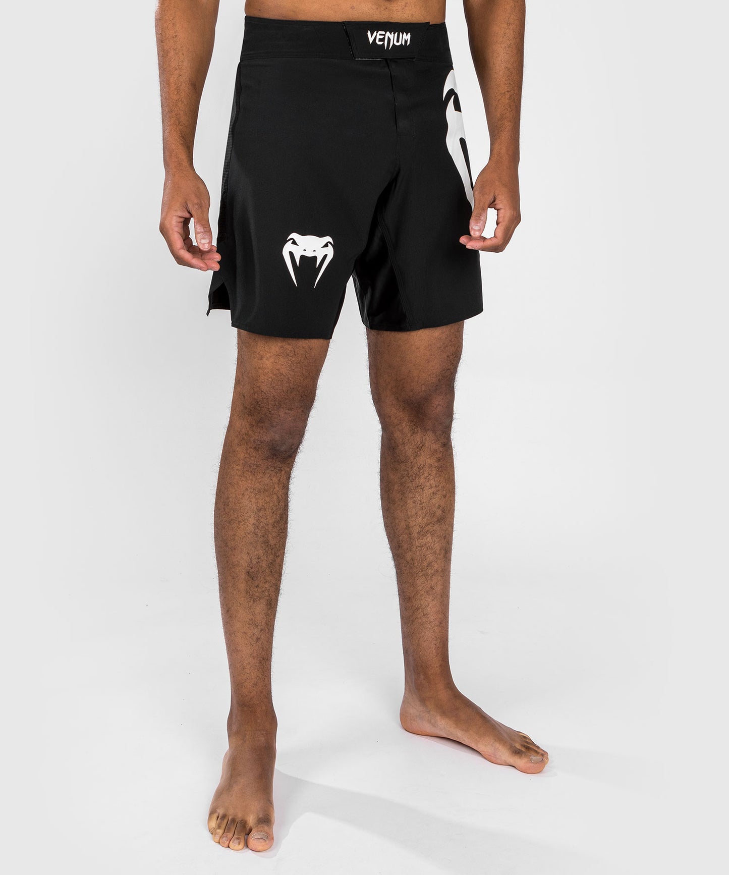 Venum Light 5.0 Fight Shorts - Schwarz/Weiß