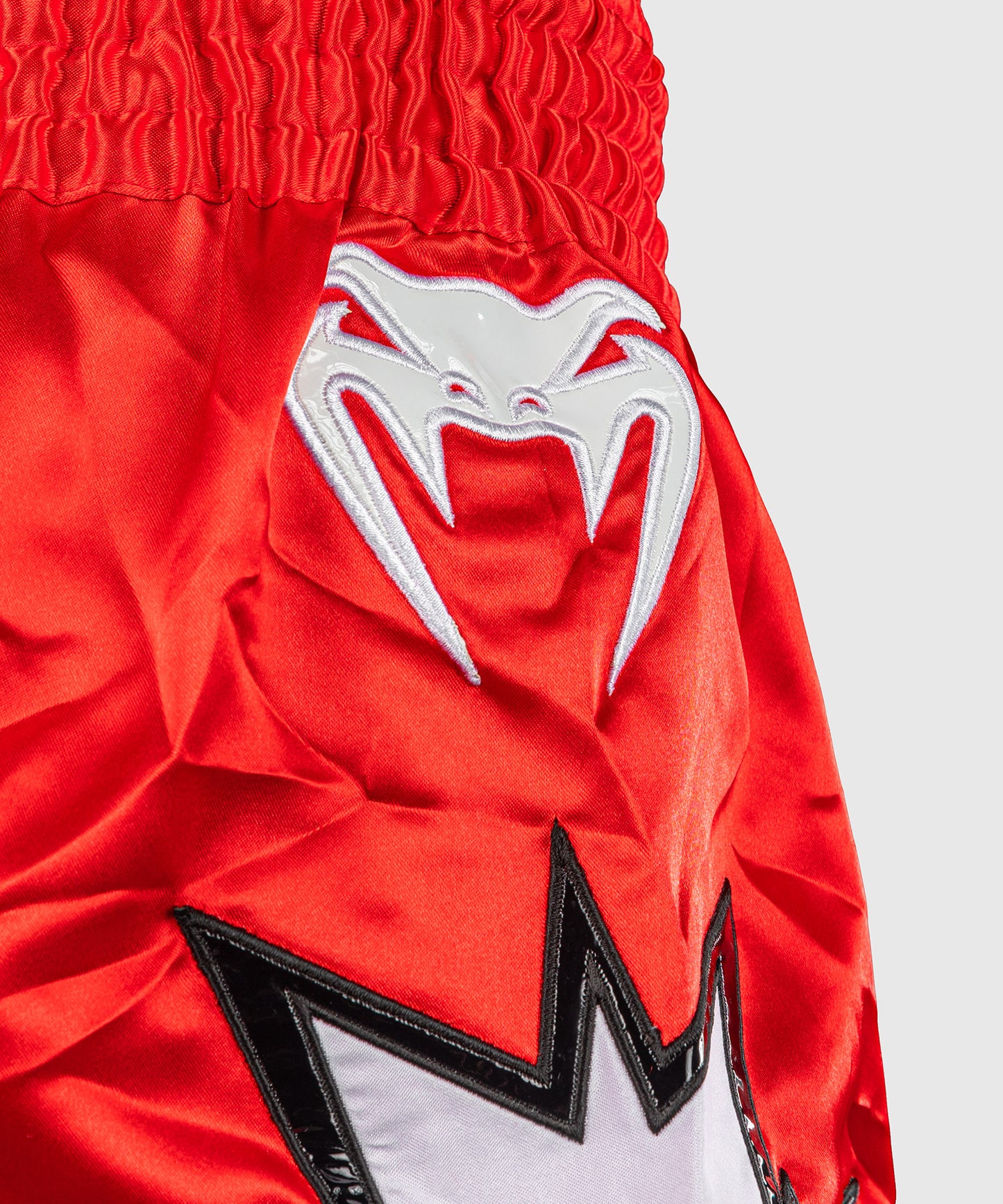 Venum Inferno 2.0 Muay Thai Shorts - Rot/Weiß
