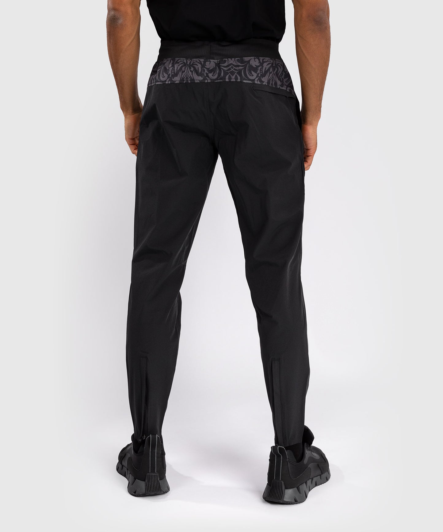 Venum x Topuria Unmatched Edition Pantalones de chándal - Negro/Dorado