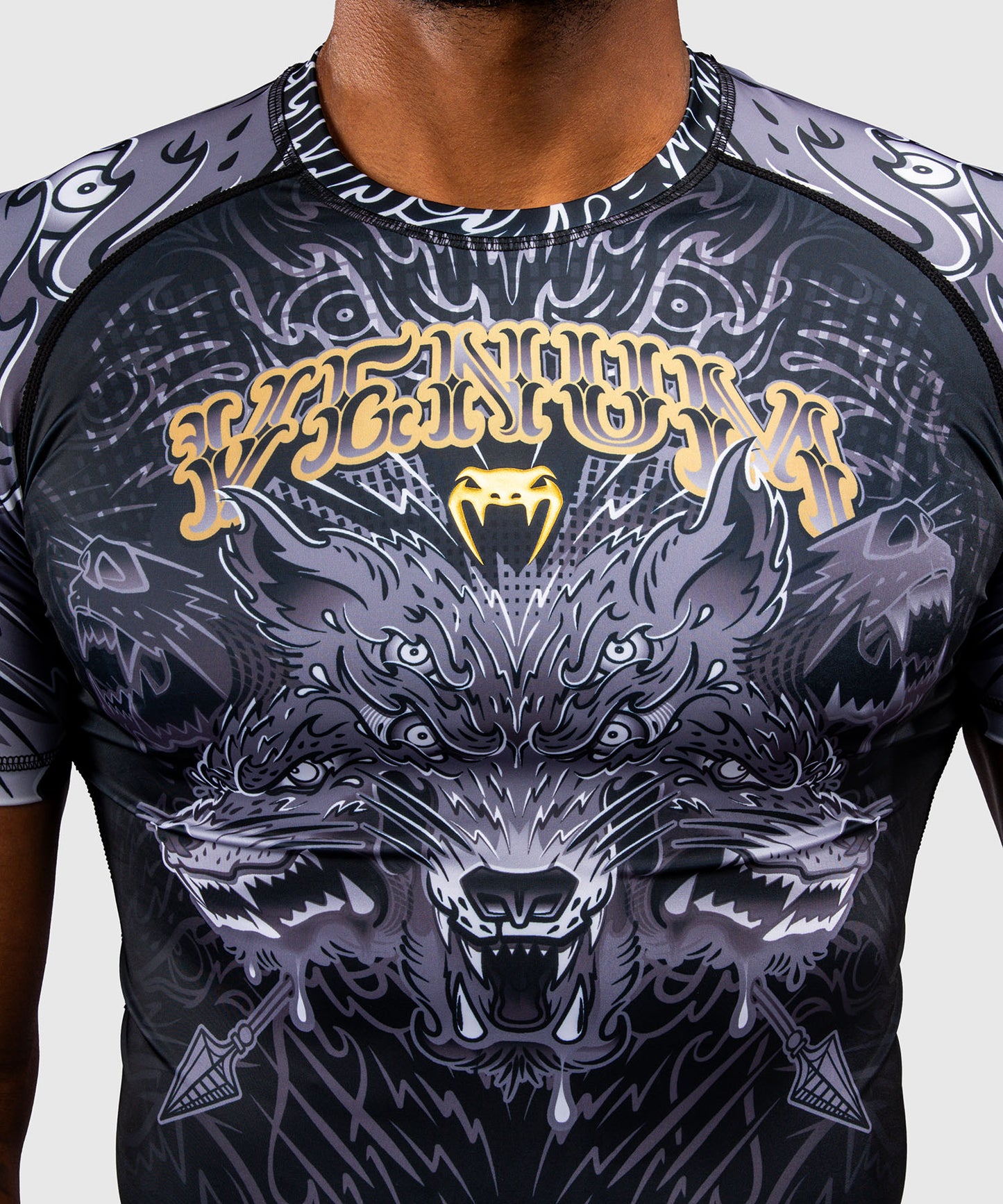 Venum Wolf Atak Rashguard a Maniche Corte – Nero/Grigio