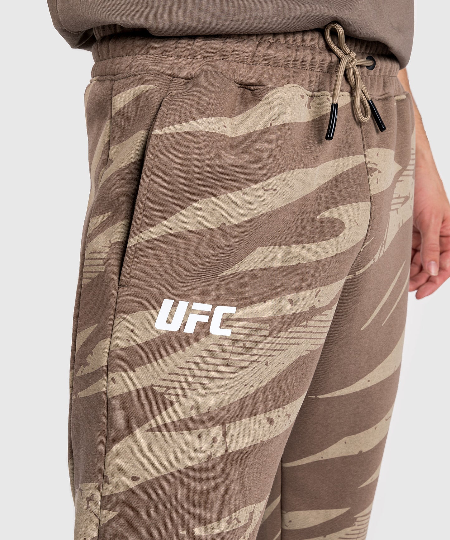 UFC Adrenaline by Venum Fight Week Herrenhose - Desert Camo