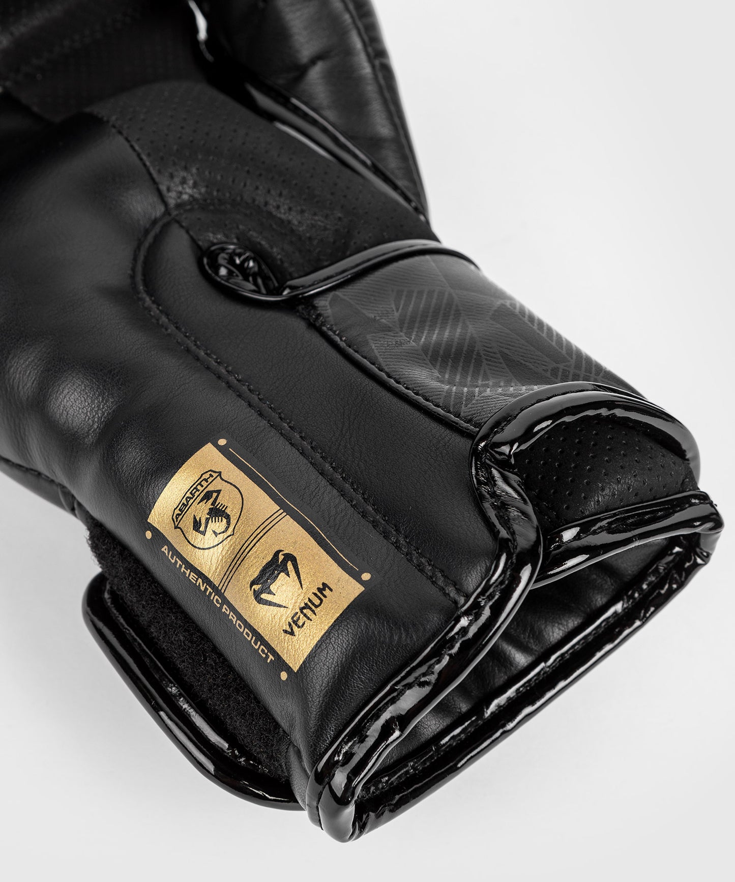 Venum Abarth #1 Boxhandschuhe - Schwarz/Gold