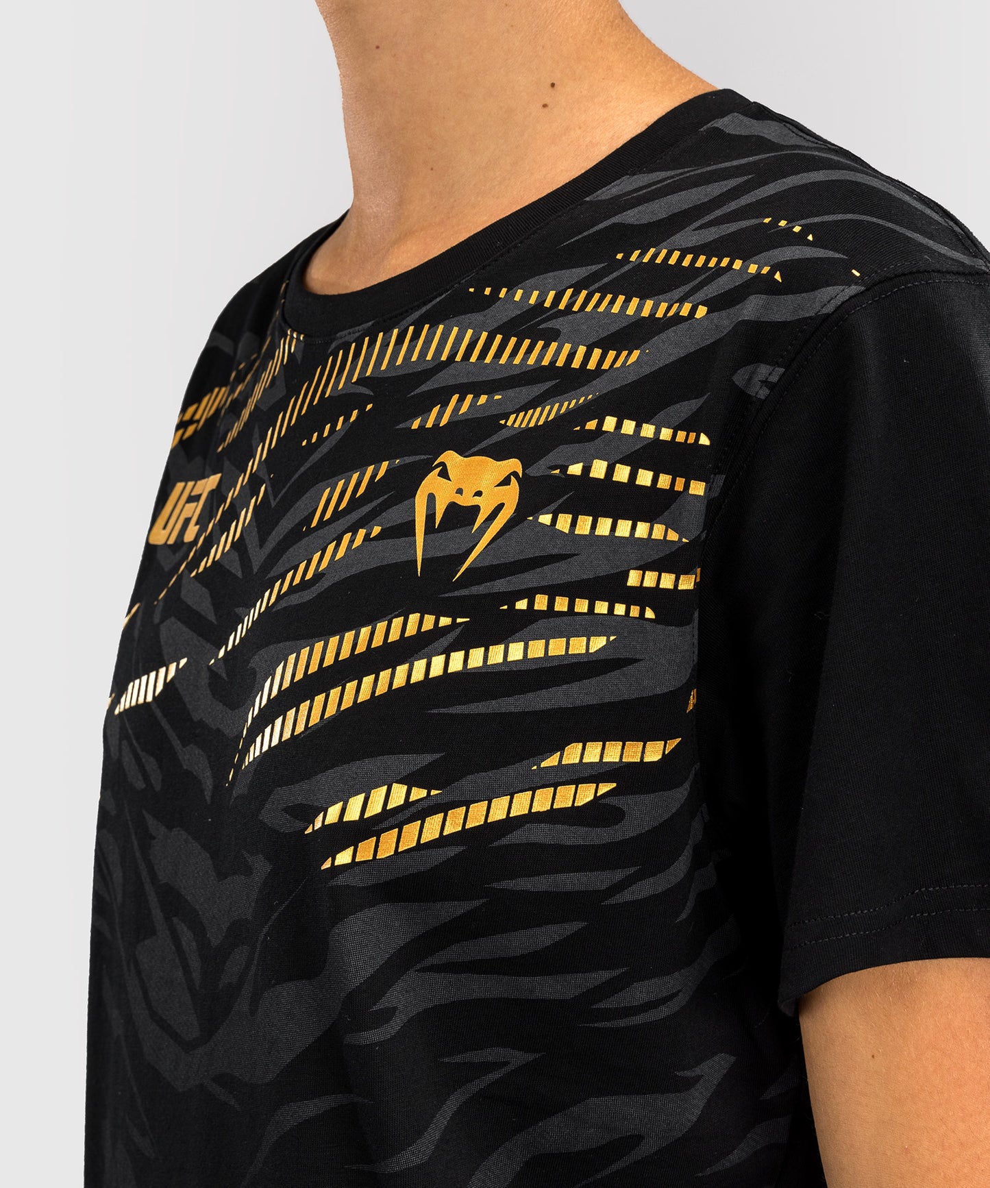 UFC Fusion by Venum Replica Maglietta a Manica Corta per Donna - Champion