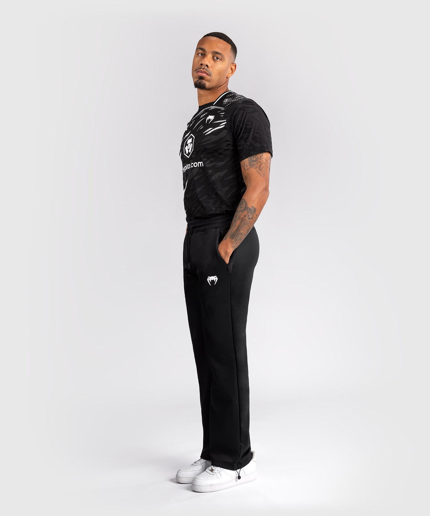 UFC Fusion by Venum Authentic Fight Night Herren Straight Leg Walkout Hose - Schwarz