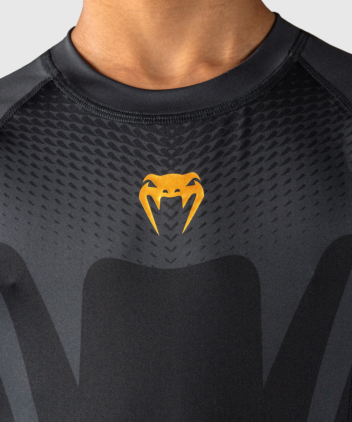 Venum Attack Rashguard de manga larga para niños - Negro/Dorado