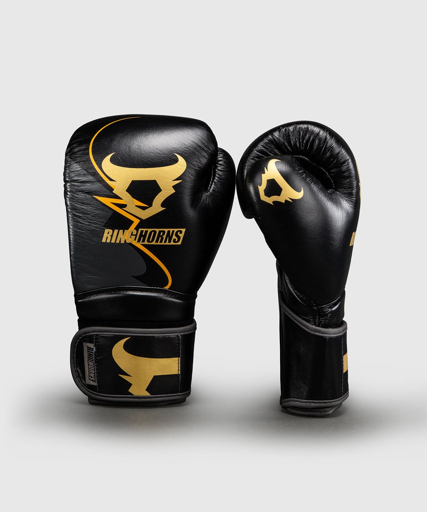 Ringhorns Charger by Venum Boxhandschuhe – Schwarz/Gold
