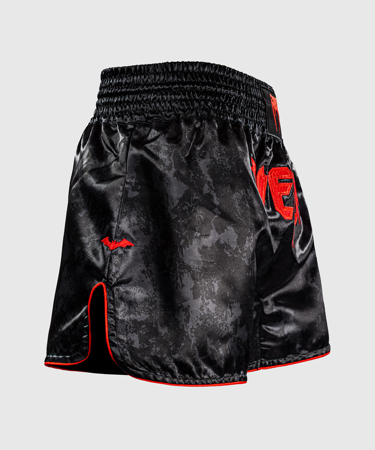 Venum x Batman Short de Muay Thai - Negro/Rojo