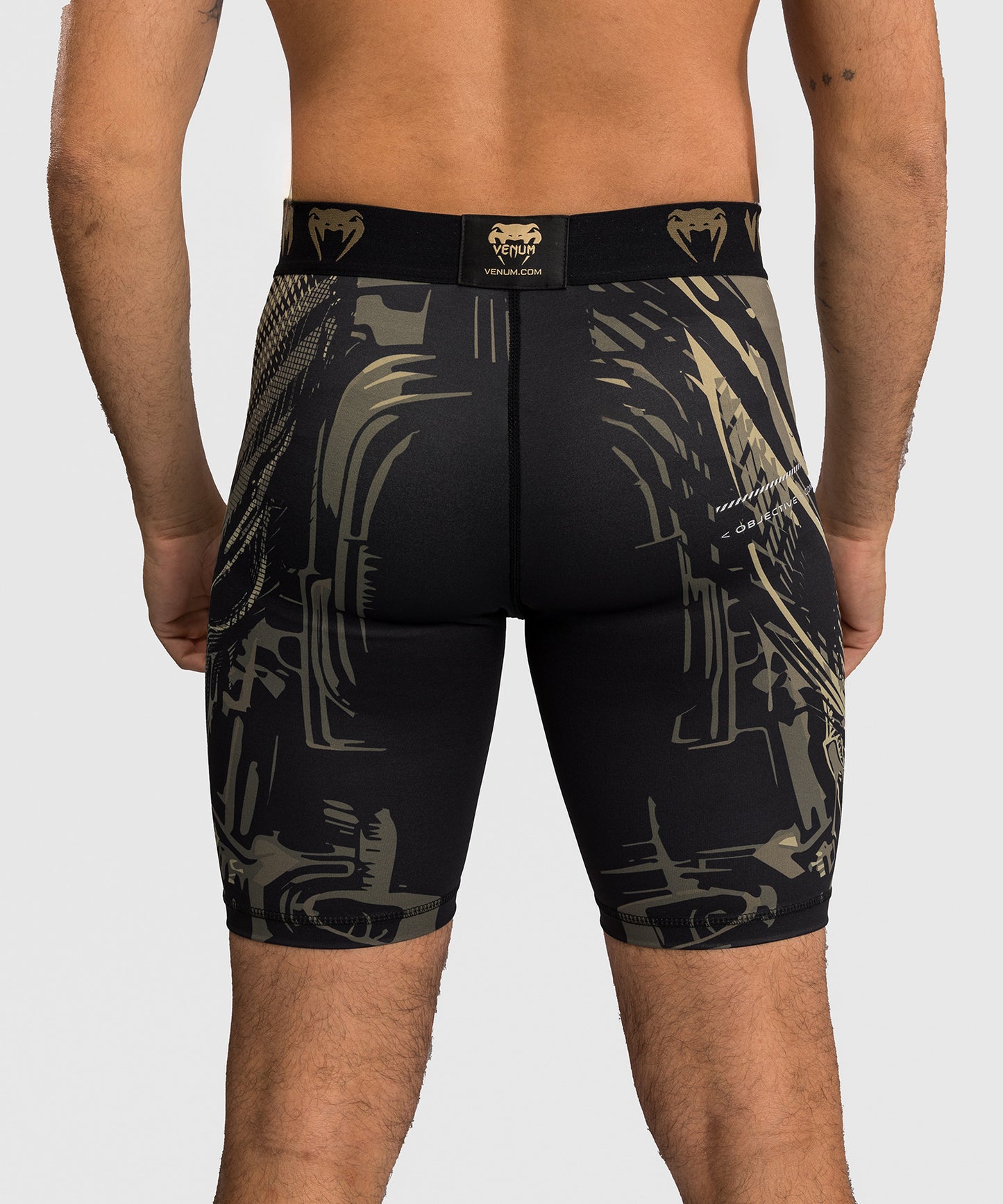 Venum Invader Pantaloncini a compressione - Nero/Sabbia