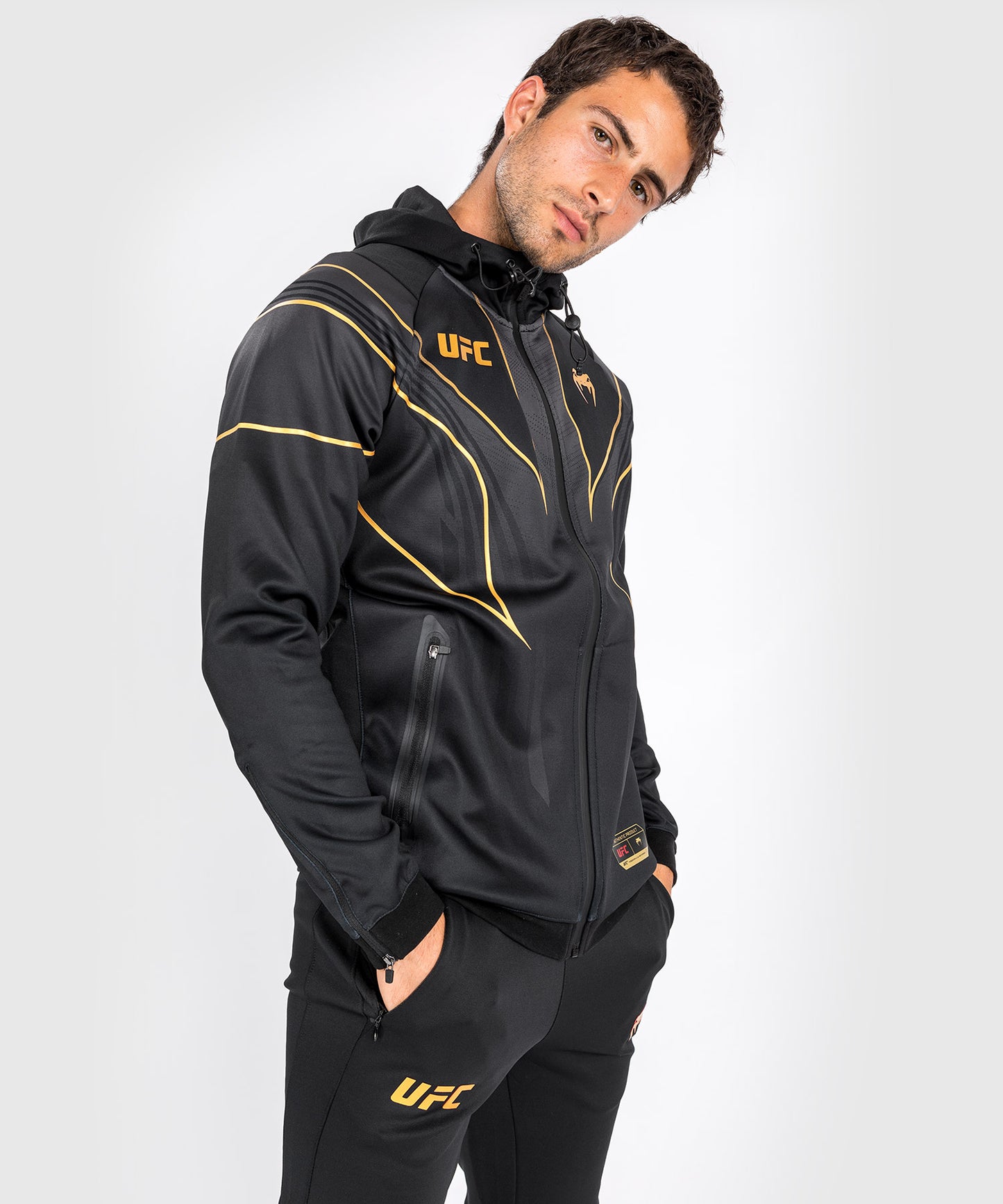 UFC Venum Authentic Fight Night 2.0 Herren Walkout Hoodie - Champion