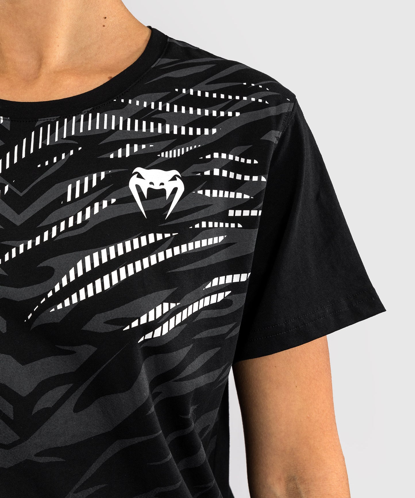 UFC Fusion by Venum Replica Damen Kurzarm T-Shirt - Schwarz