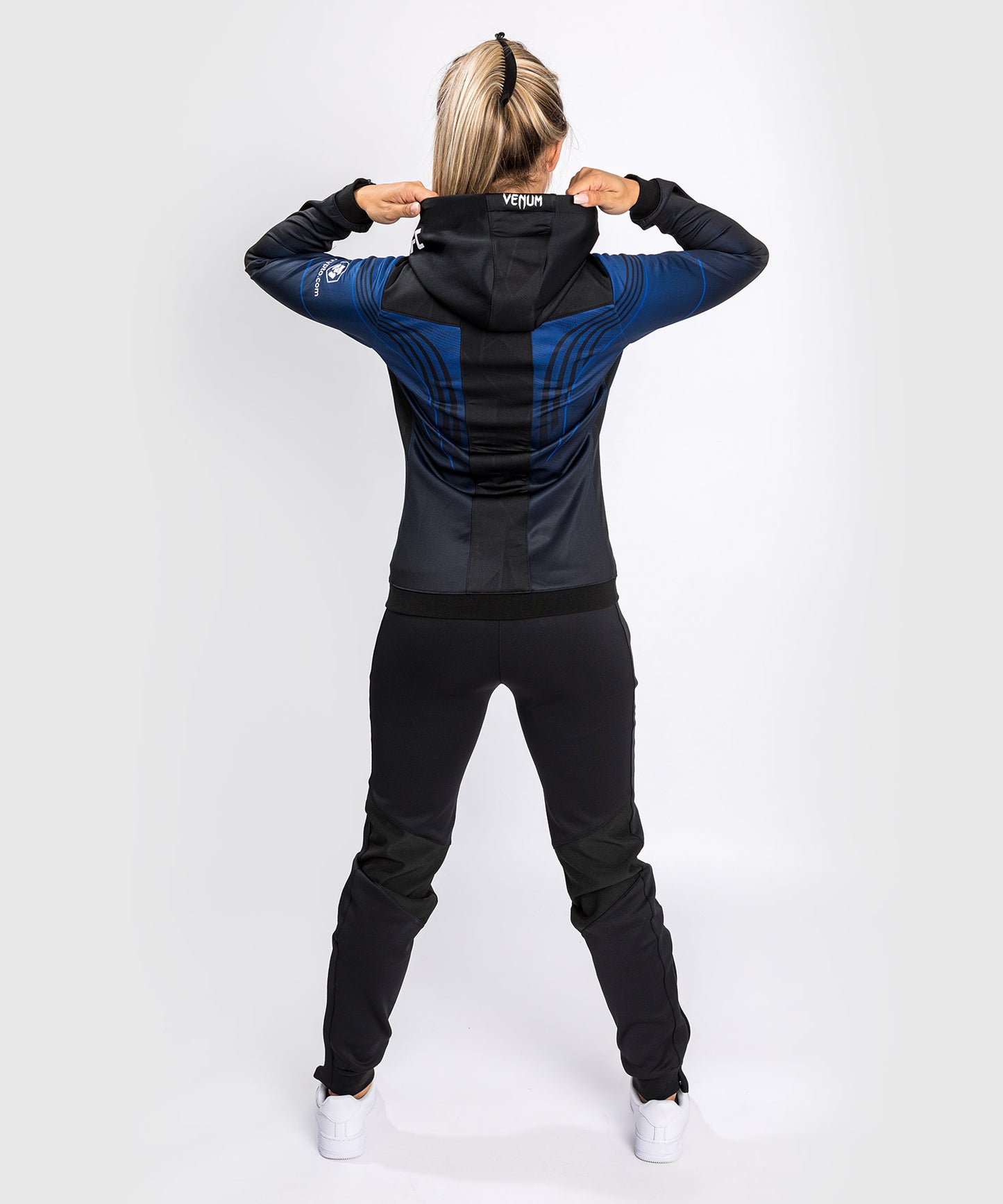 UFC Venum Authentic Fight Night 2.0 Walkout-Hoodie für Frauen – Midnight Edition