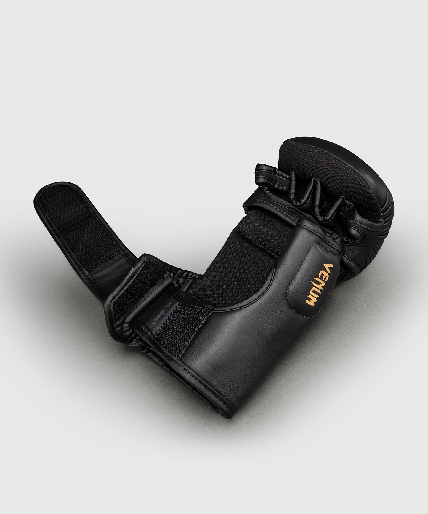Venum Attack 2.0 Guanti da Sparring in Pelle – Nero/Oro