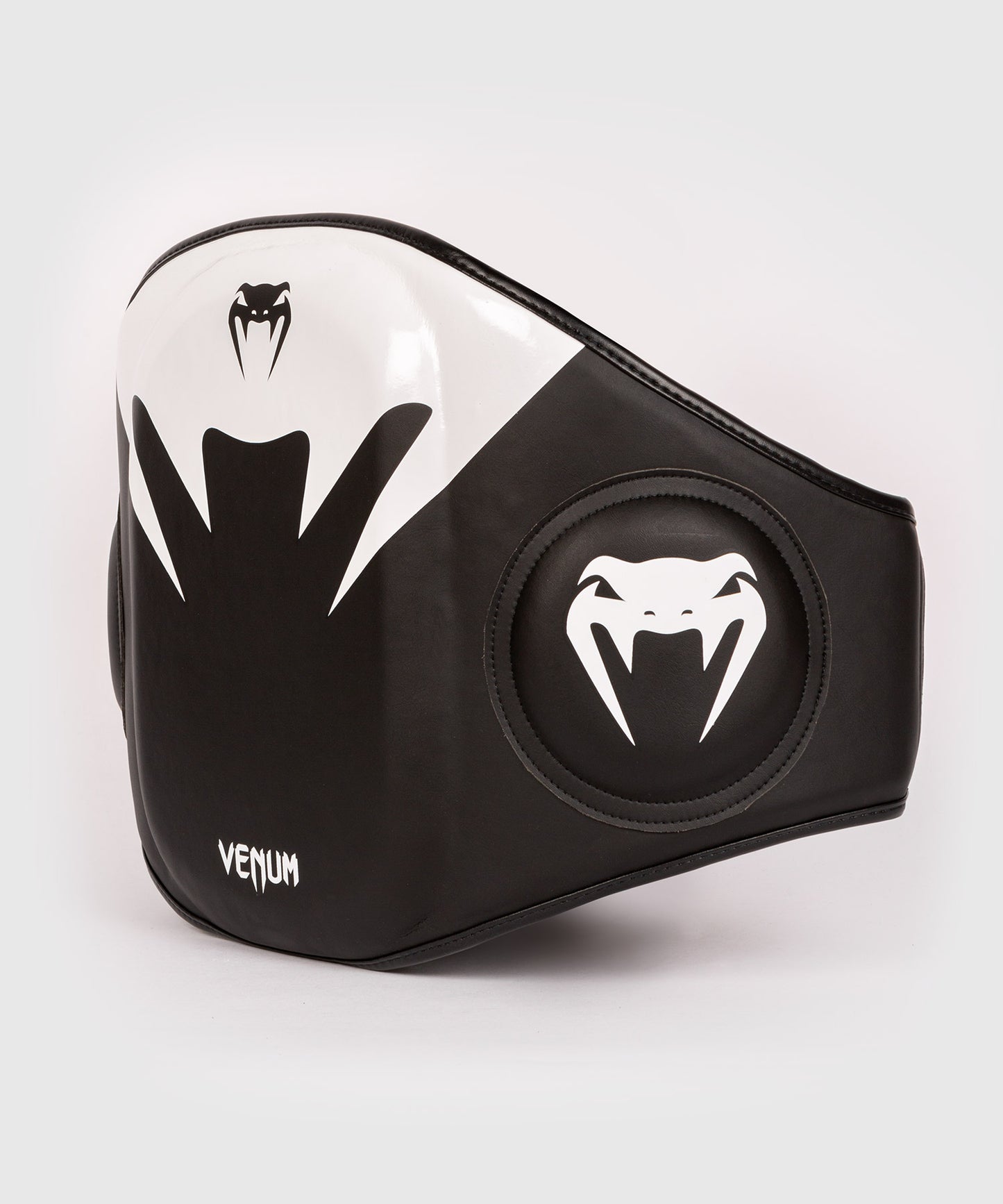 Venum Elite Bauchschutz – Schwarz/Weiß