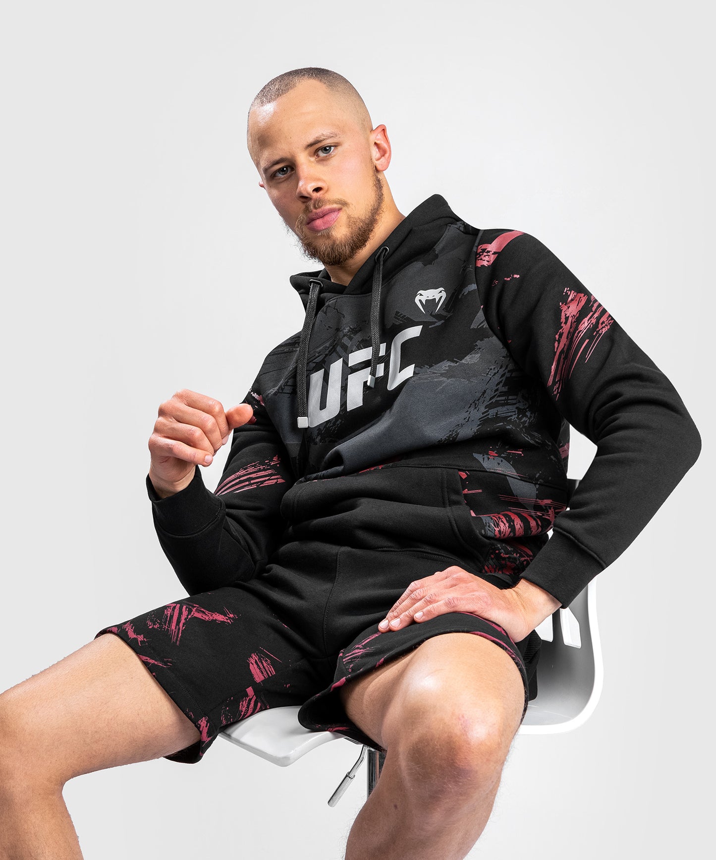 UFC Venum Authentic Fight Week 2.0 Hooded Sweatshirt – Schwarz/Rot