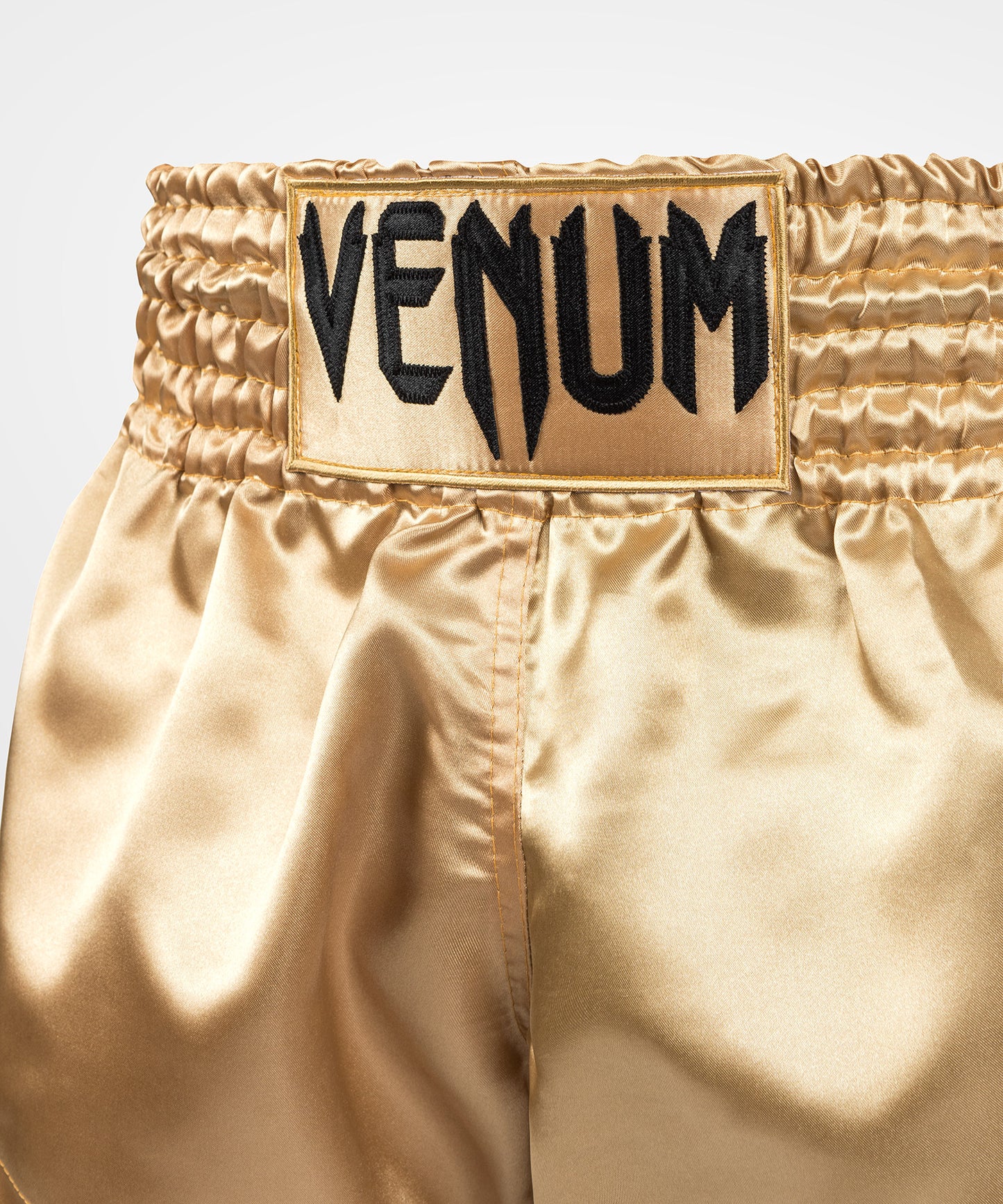 Shorts de Boxeo Tailandés Venum Classic Oro/Negro