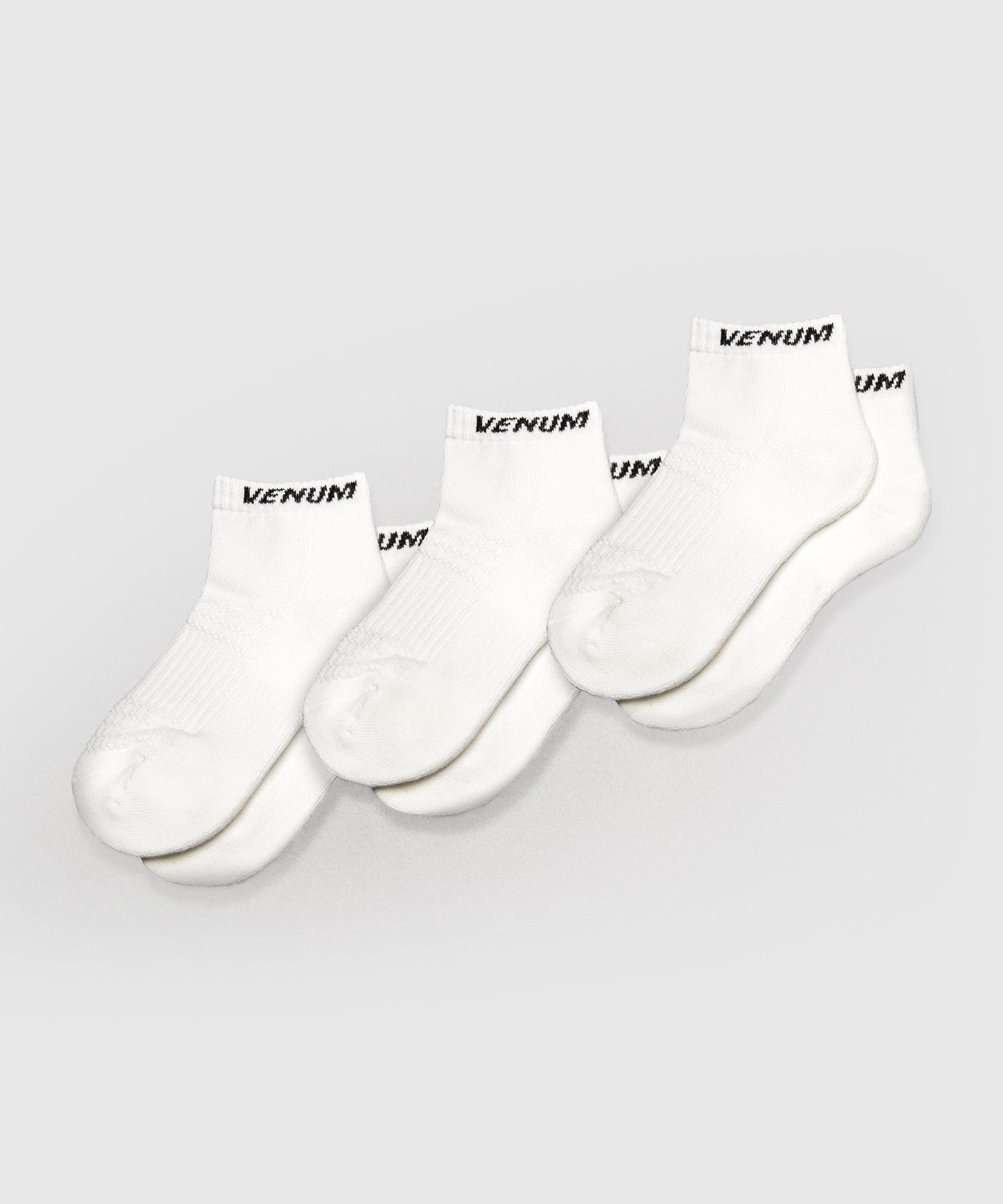 Chaussettes courtes Venum Essential (Lot de 3 paires) – Blanc/Noir