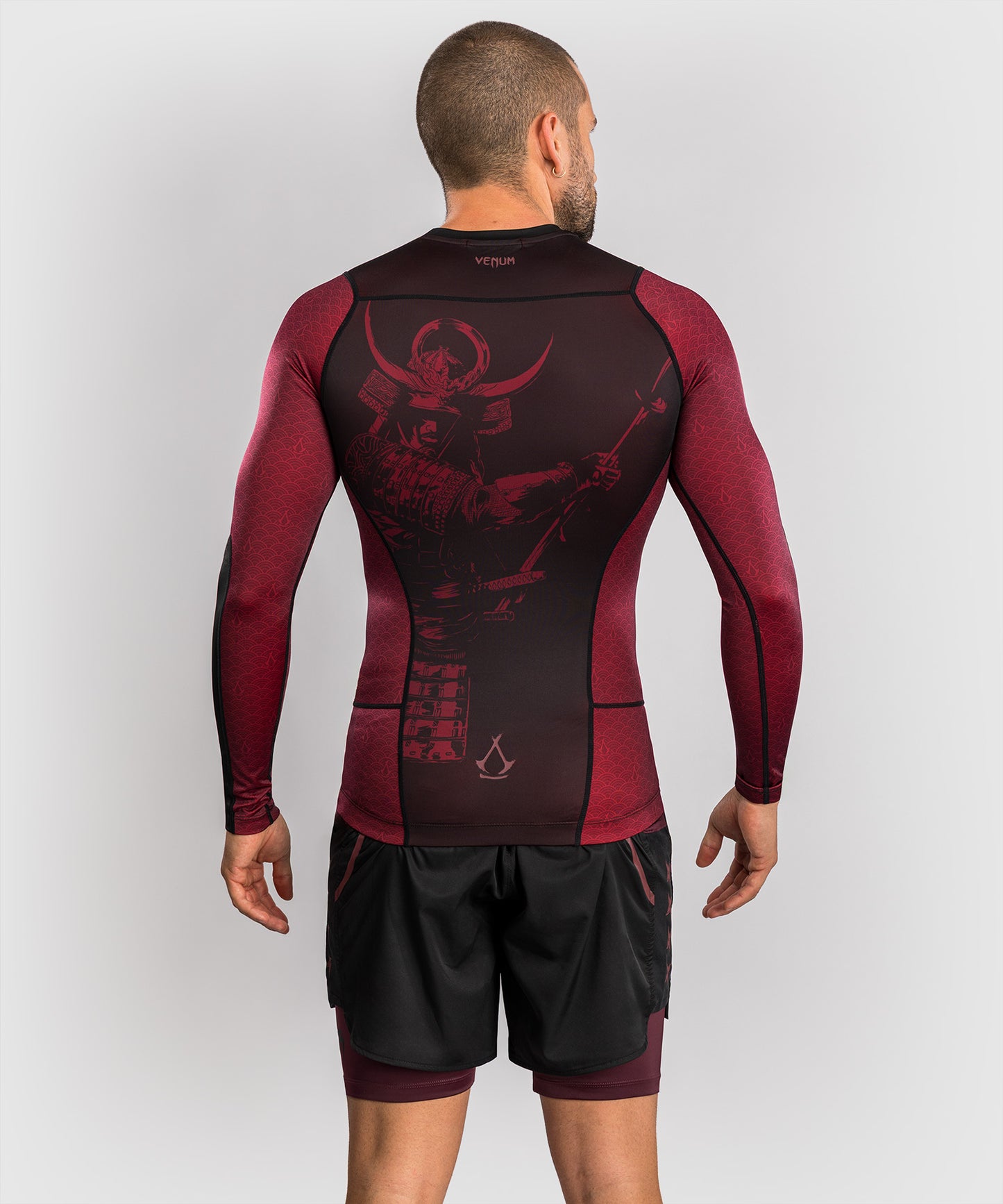 Venum x Assassin’s Creed Shadows Herren Langarm Rashguard - Burgunder/Schwarz