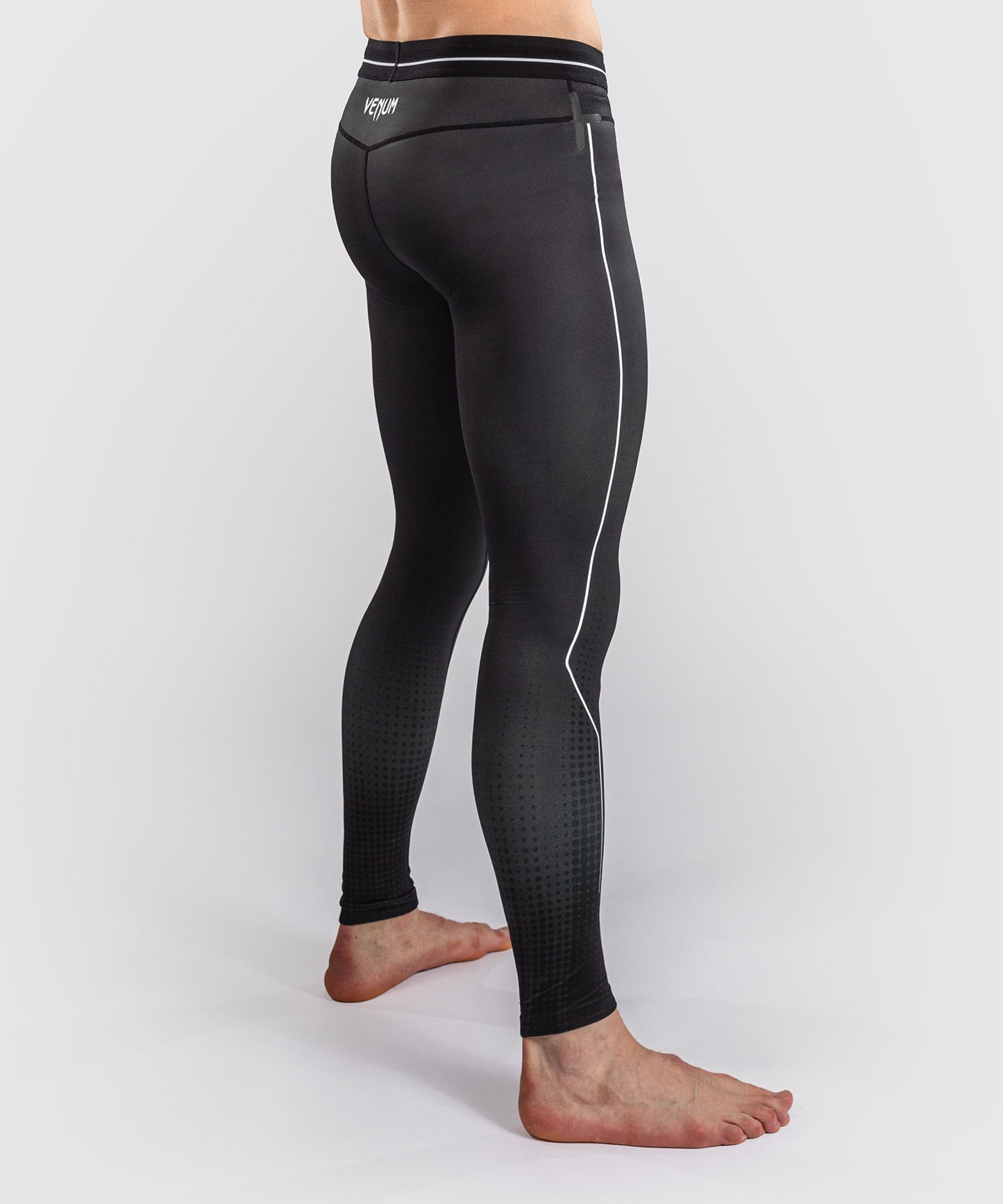 Venum Stealth Spats – Schwarz/Weiß