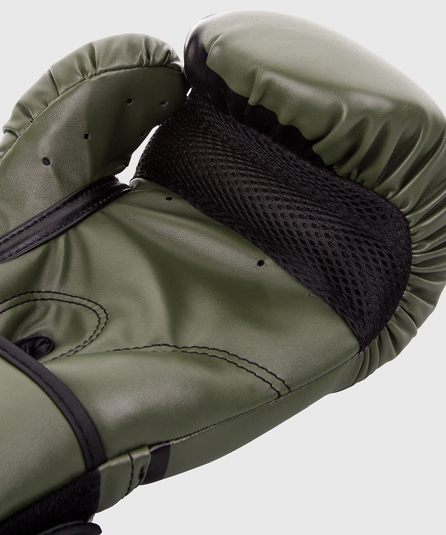 Guantes de Boxeo Venum Challenger 2.0 – Caqui/Negro