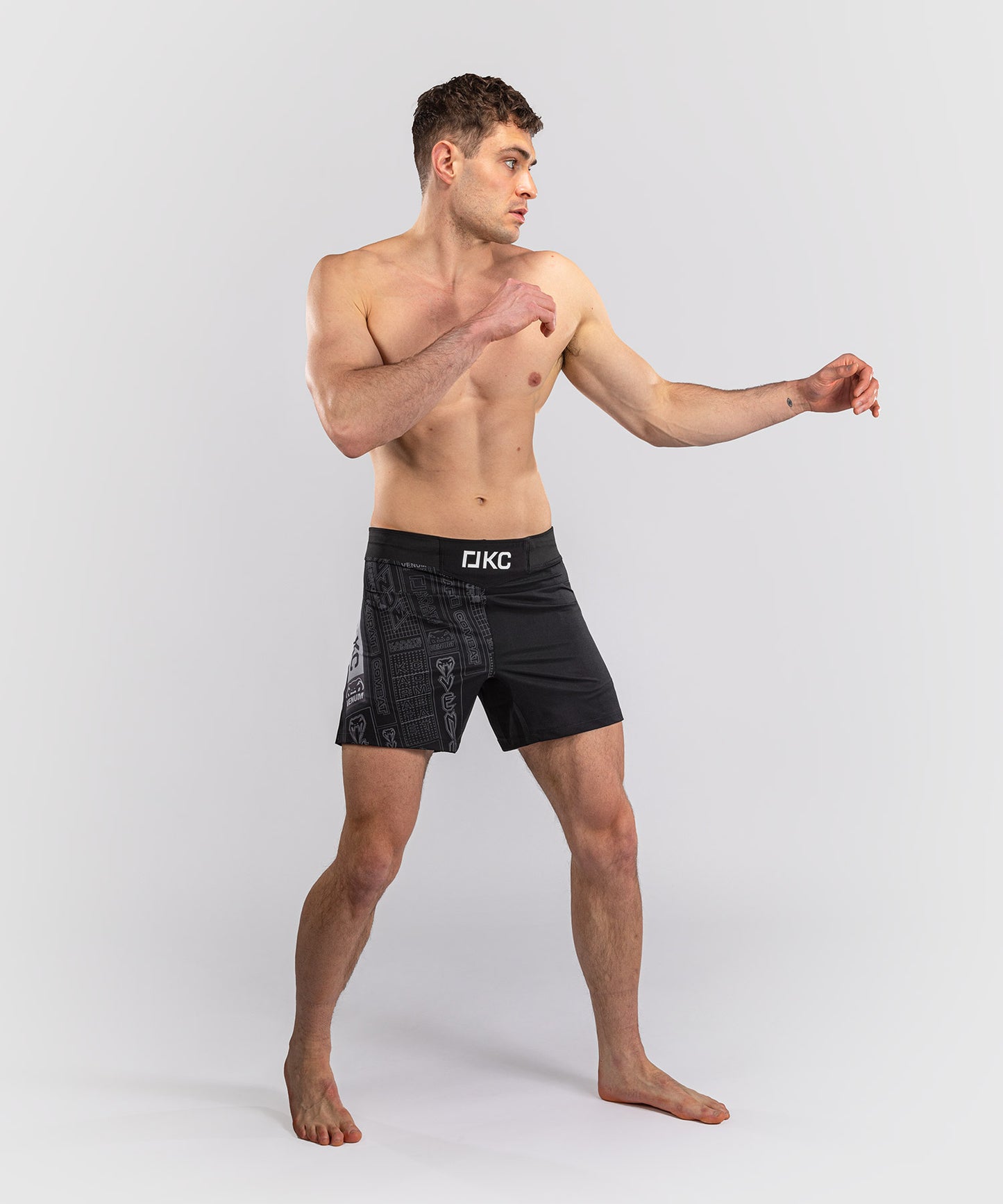 Karate Combat by Venum Pantaloncini da Combattimento – Nero/Grigio
