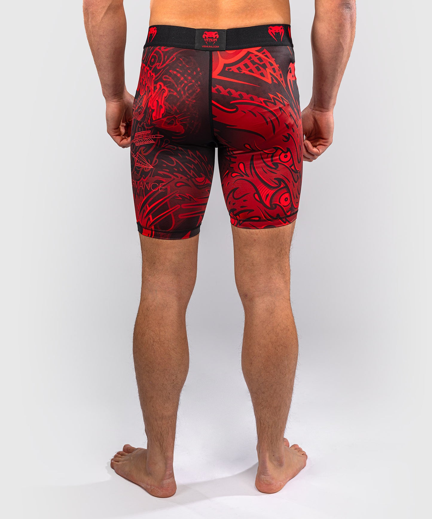 Venum Wolf Atak Pantaloncini a Compressione – Nero/Rosso