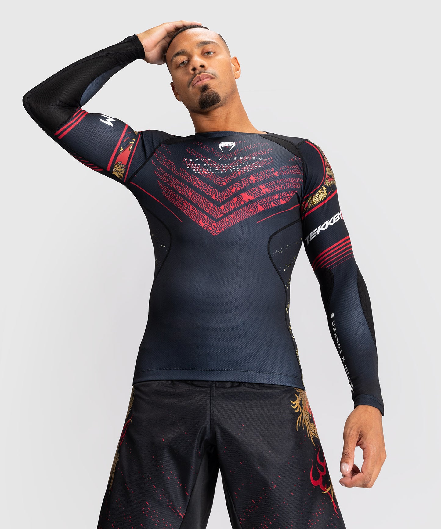 Venum x TEKKEN 8 - Marshall Law Rashguard - Negro/Rojo/Dorado