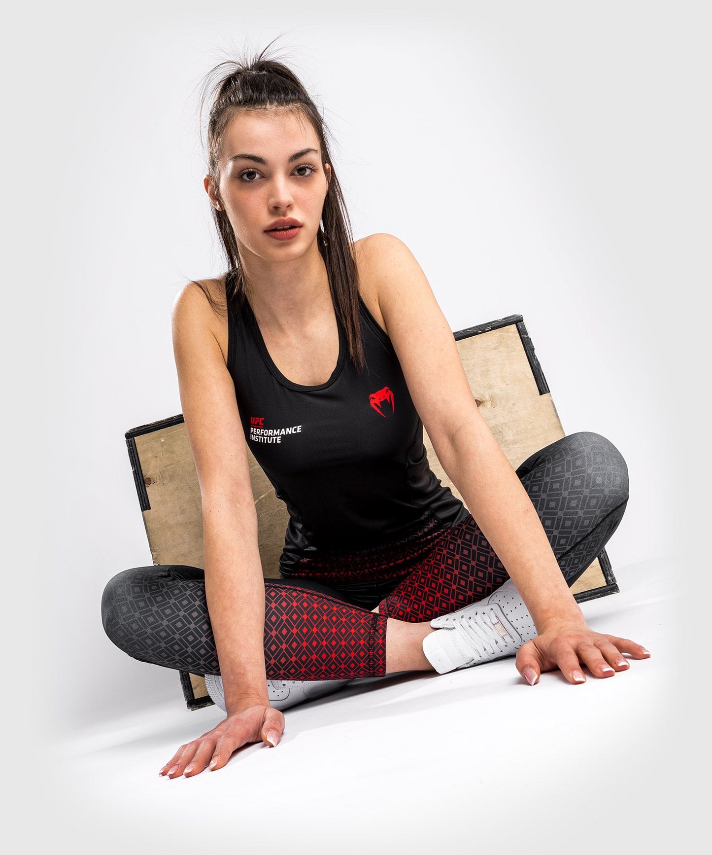 Venum Performance Institute UFC Dry Tech Tank - Damen - Schwarz/Rot