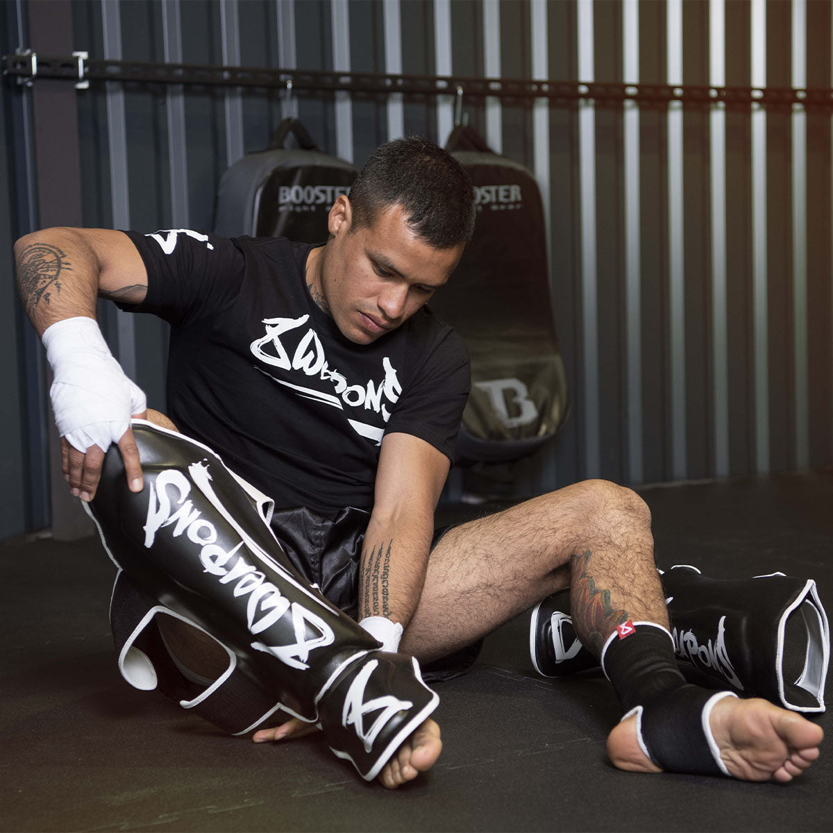 8 Weapons Unlimited Shin Guards - Black/White