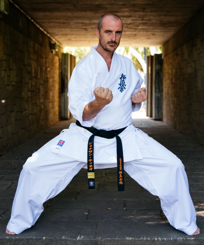 Fujimae Kimono de Karate Kyokushinkai Competición - Blanco