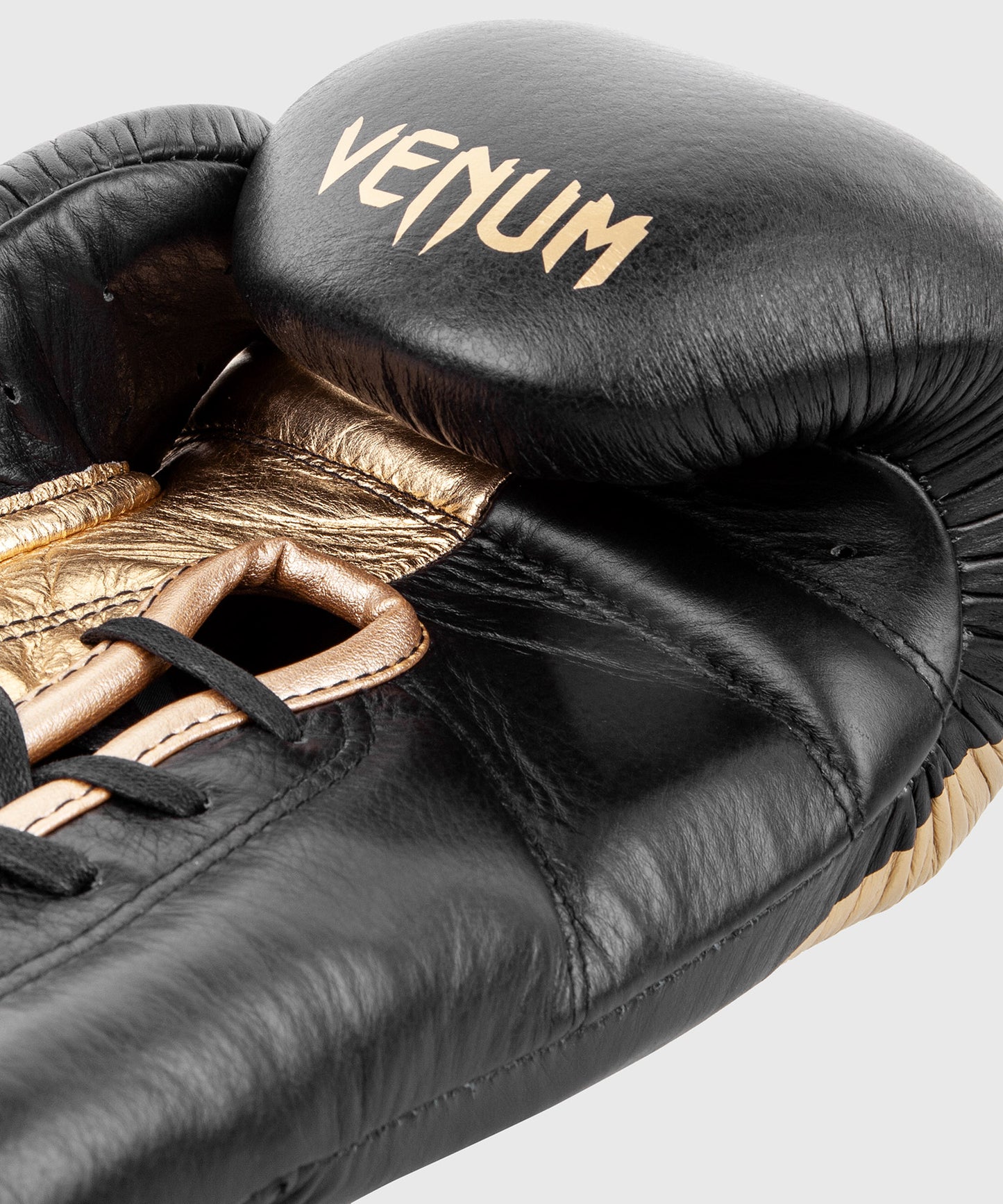 Gants de boxe à lacets Venum Giant 2.0 Pro - Noir/Or