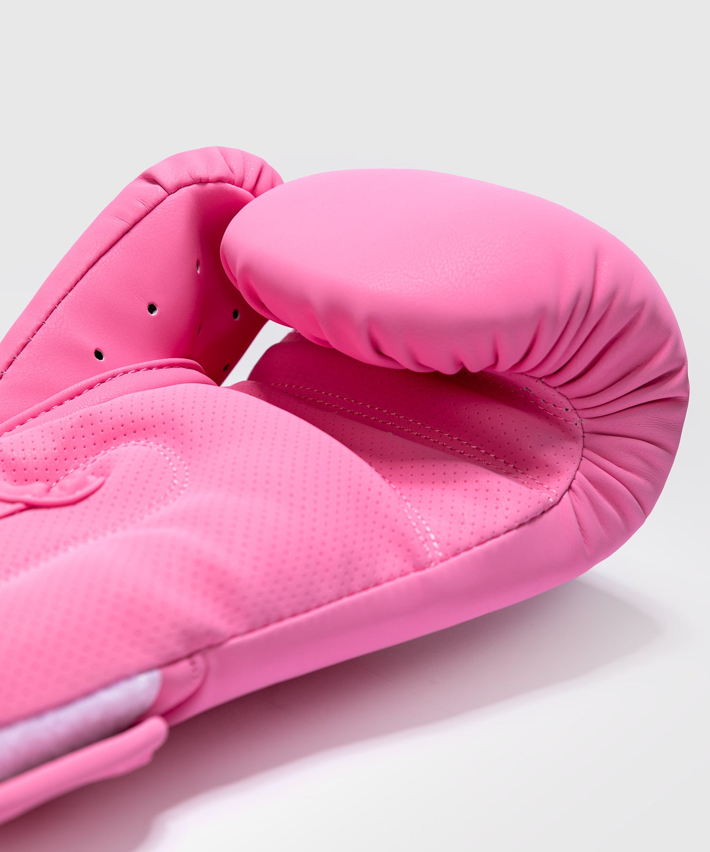 Venum Contender 1.5 Boxing Gloves - Candy Pink