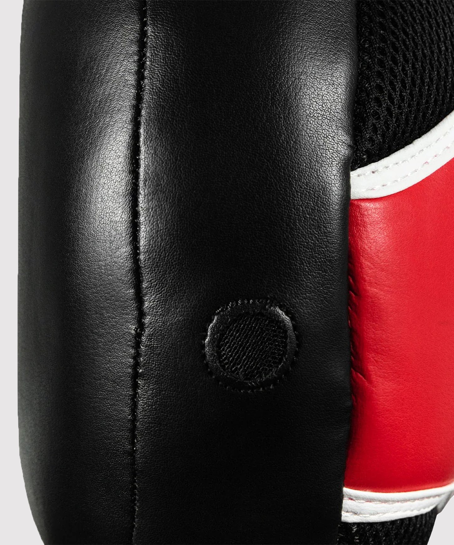 Title Boxing Air-Vent Manoplas – Negro/Rojo