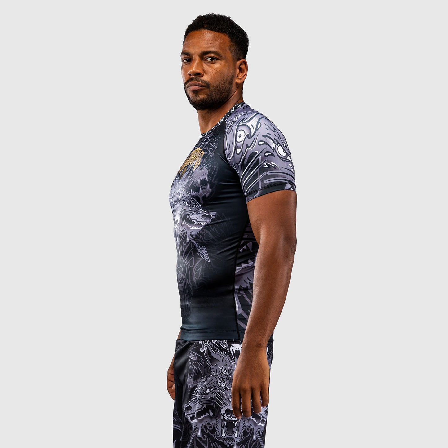 Venum Wolf Atak Rashguard a Maniche Corte – Nero/Grigio