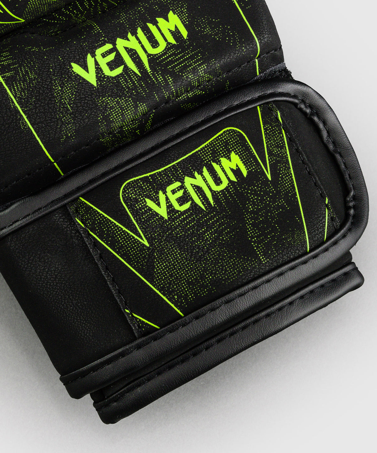 Venum Amazonia Reborn MMA-Sparringshandschuhe - Schwarz/Grün