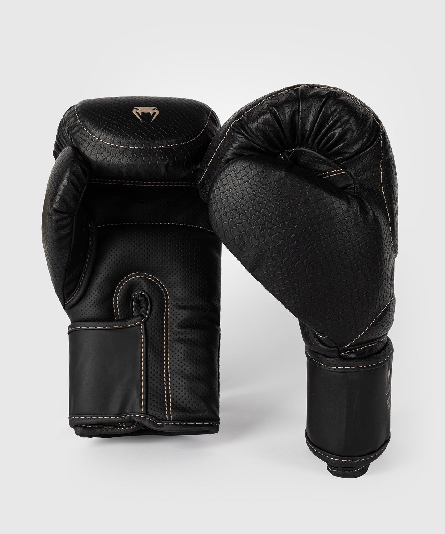 Venum Impact Evo Scales Boxhandschuhe – Schwarz