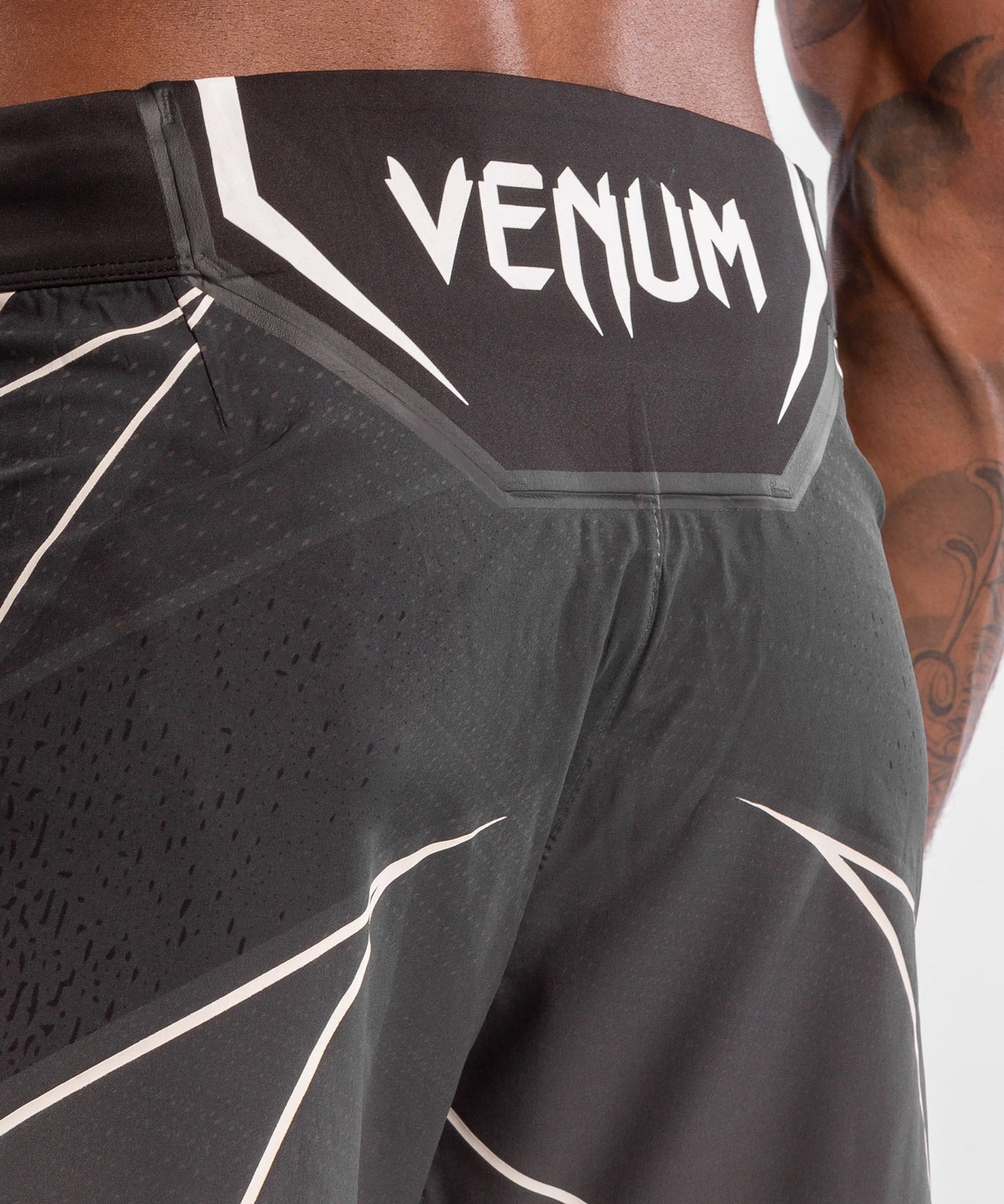 Men's UFC Fightshort Venum Authentic Fight Night - Long Cut - Black