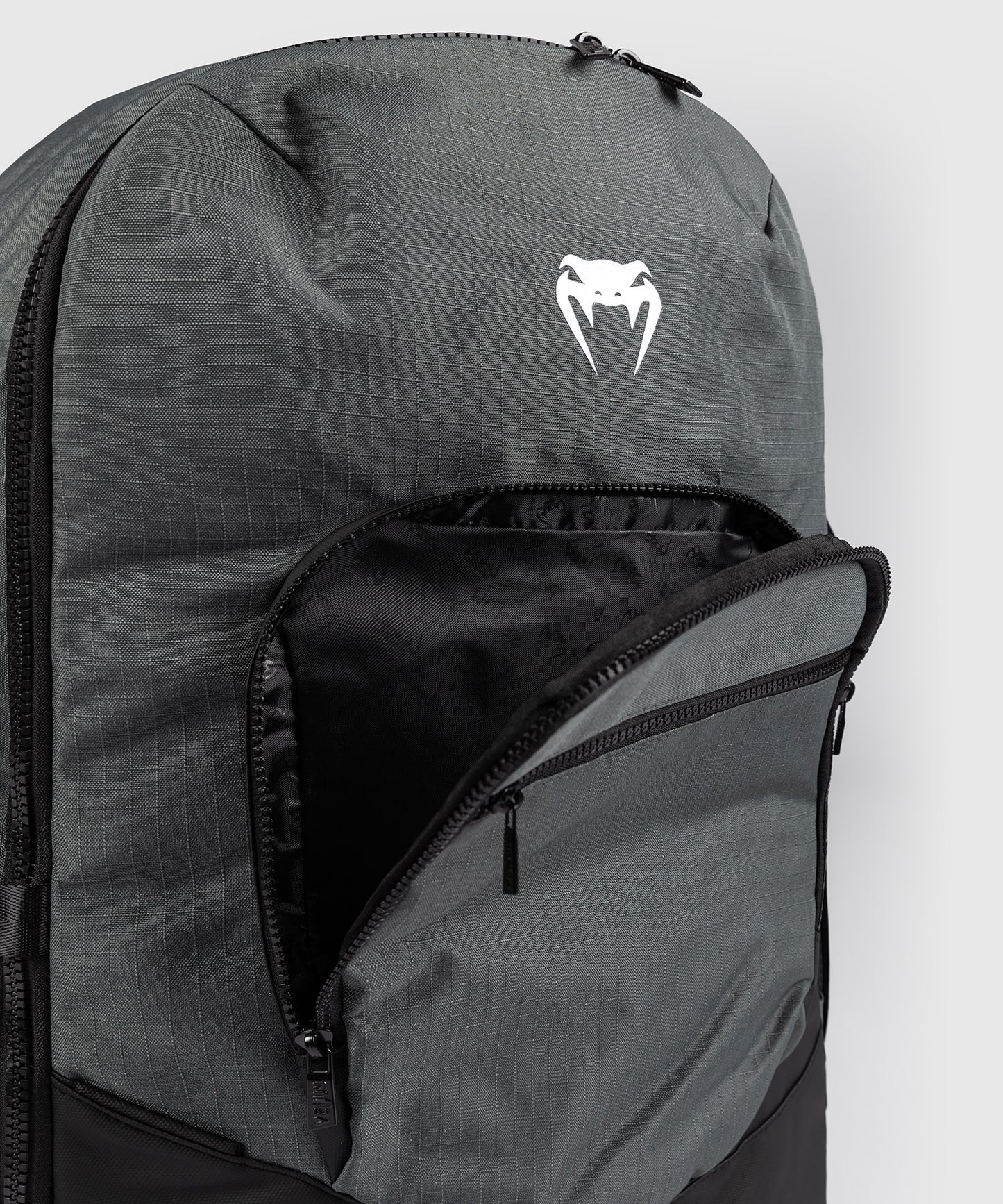 Venum Evo 2 Xtrem Rucksack (50-63L) – Sturmgrau