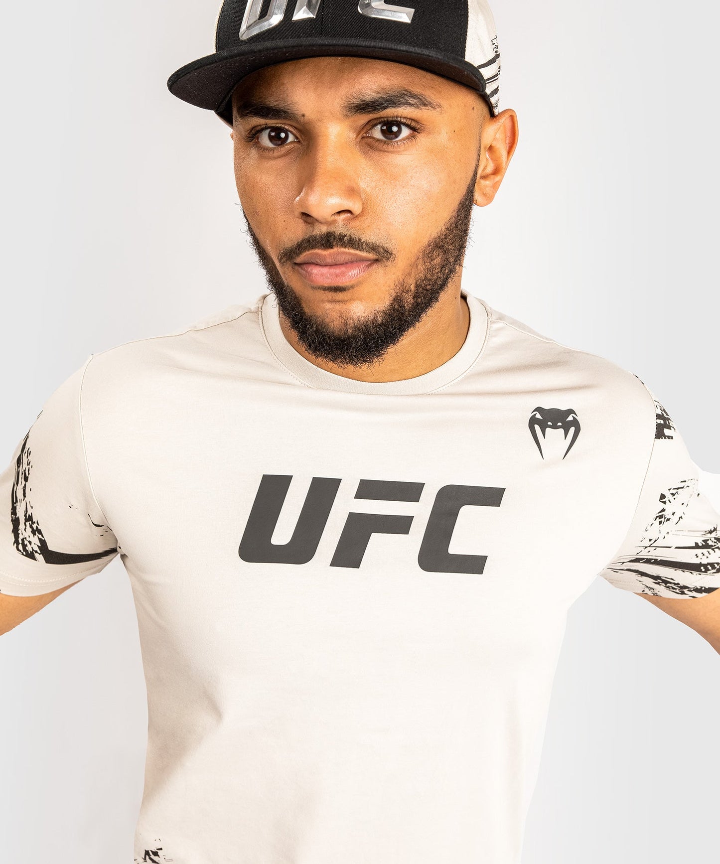 Venum Authentic Fight Week 2.0 UFC T-Shirt - Kurzarm - Sand