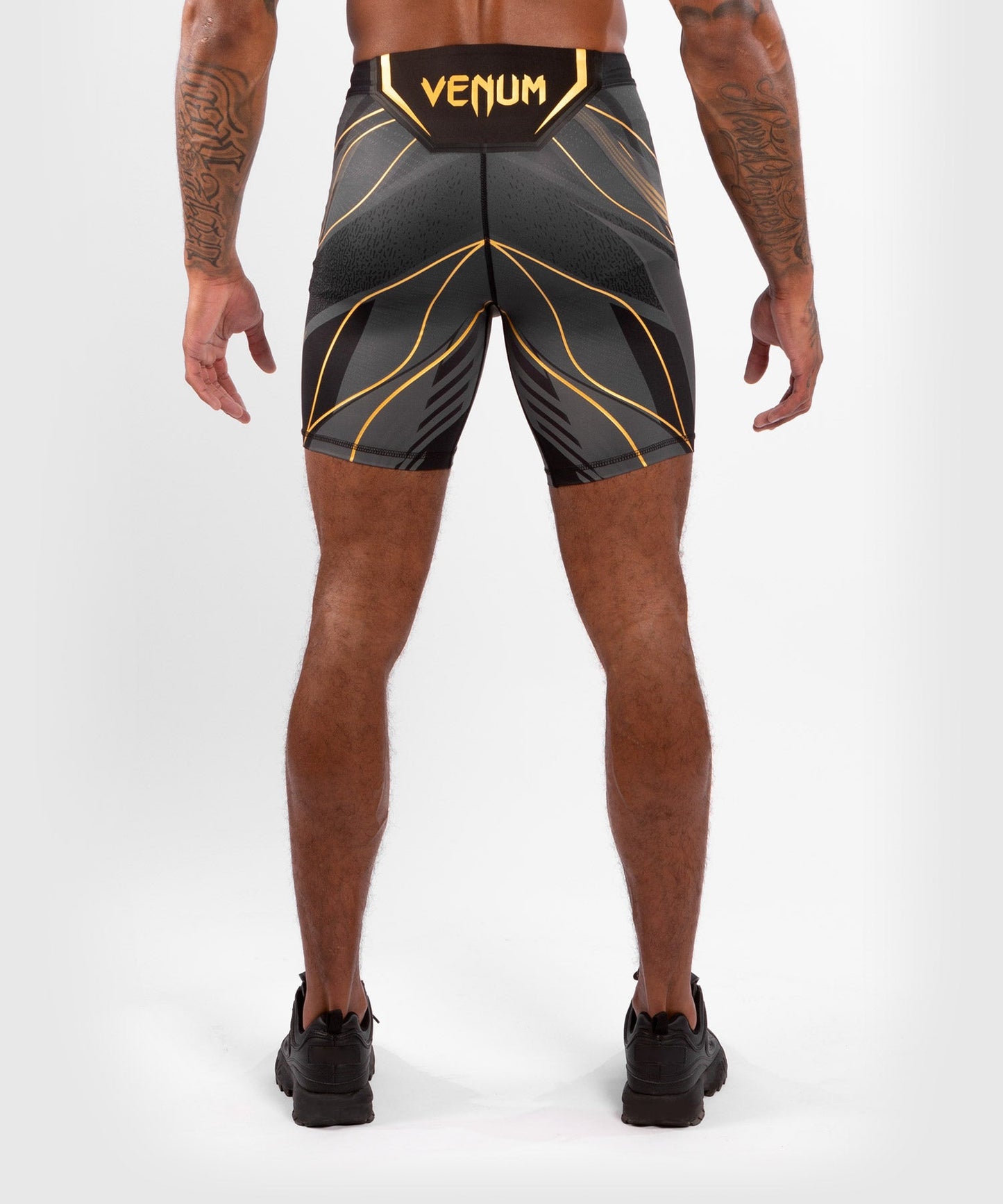 UFC Herren Kompressionsshorts Venum Authentic Fight Night - Lang geschnitten -. Champion