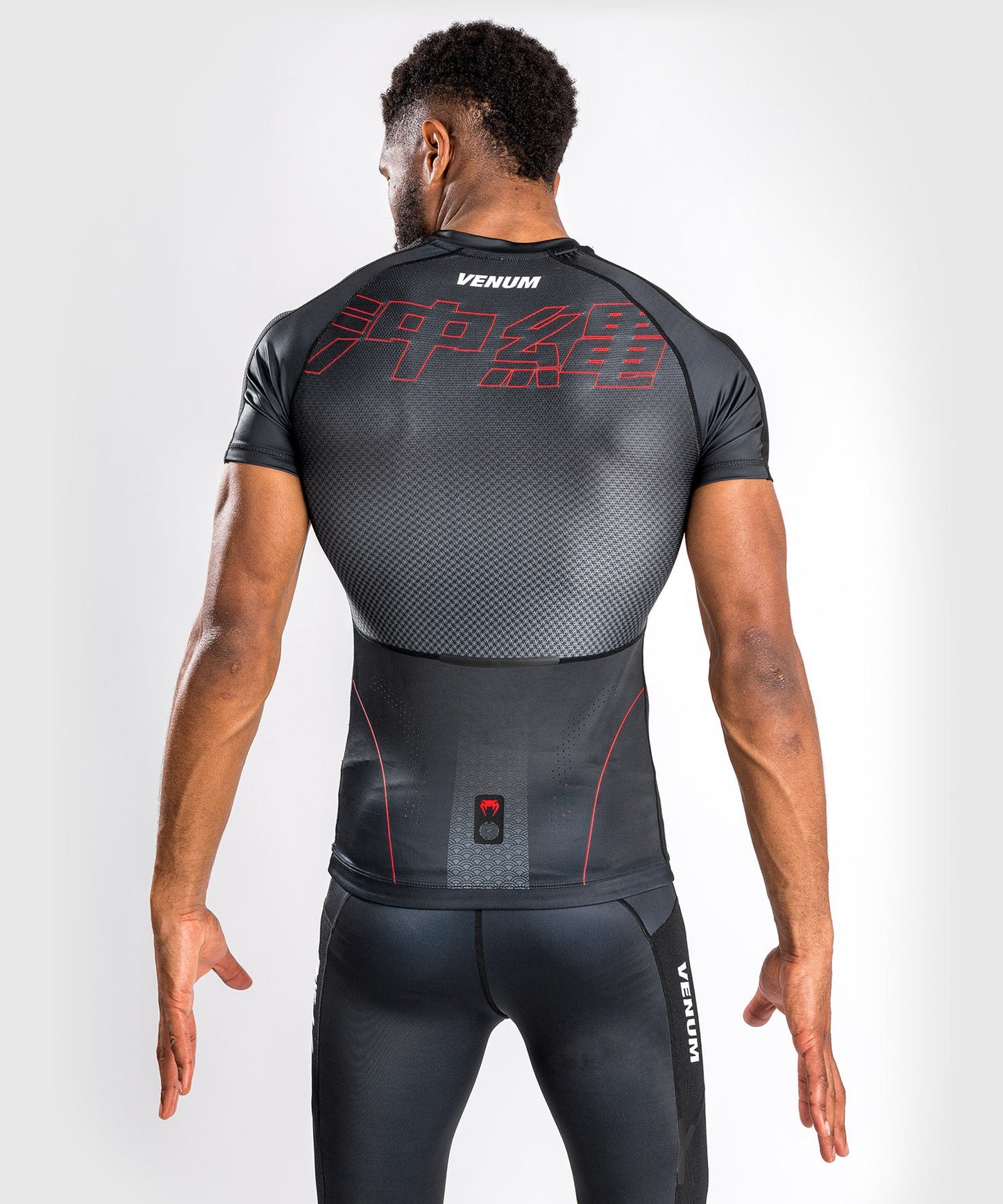 Rashguard Venum Okinawa 3.0 - Manches Courtes- Noir/Rouge