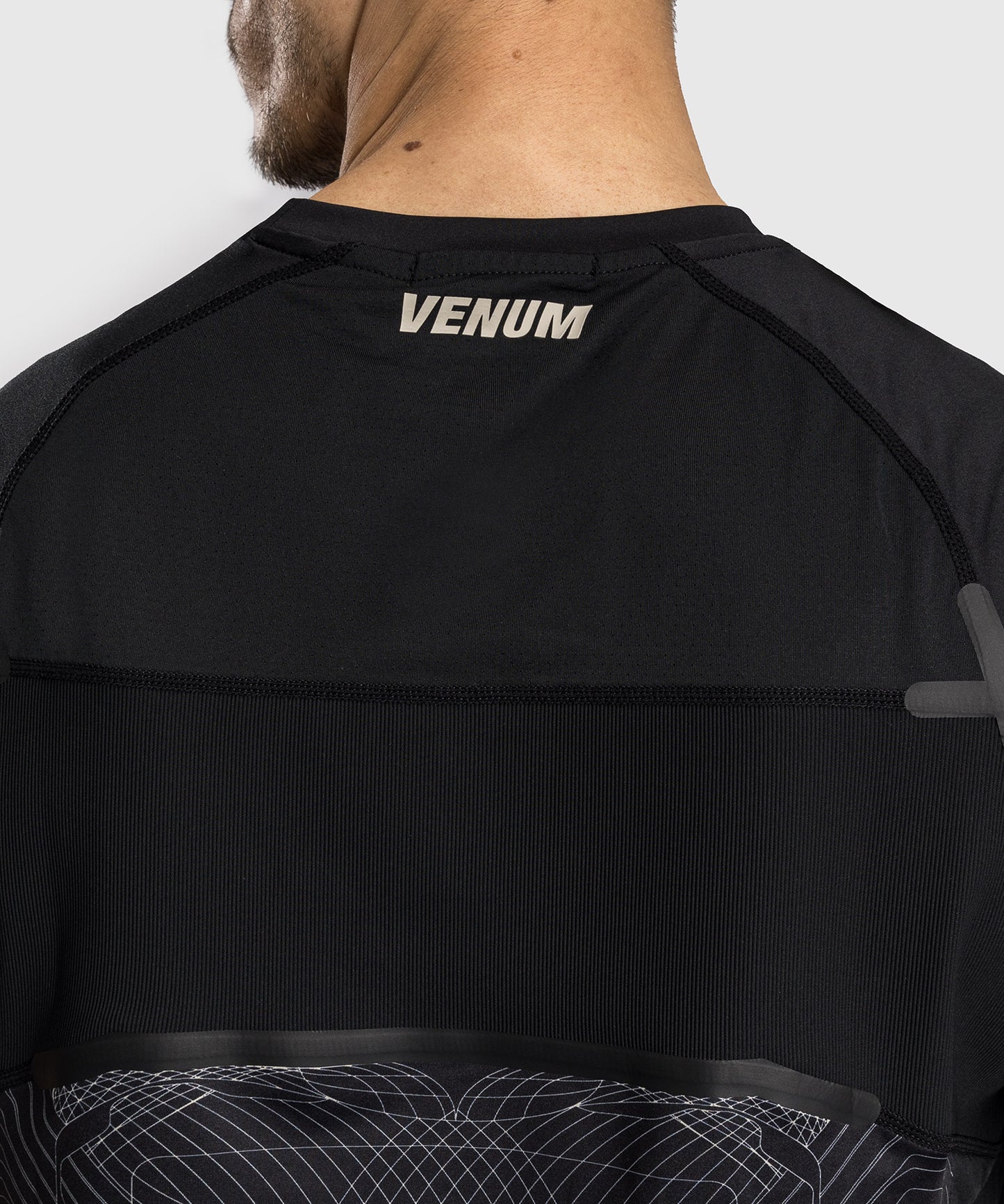T-Shirt Dry-Tech Venum G-Fit Air - Noir Intense/Sable Désert