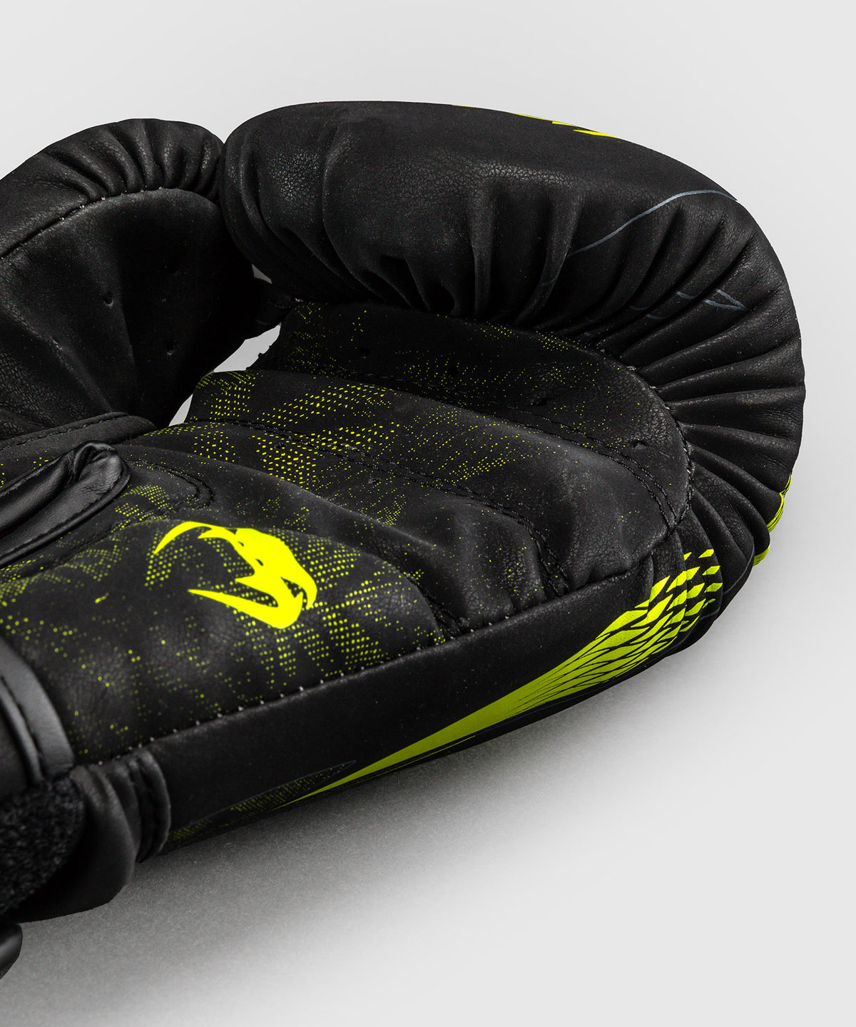 Venum Impact Amazonia Reborn Guantes de boxeo Impact - Negro/Verde